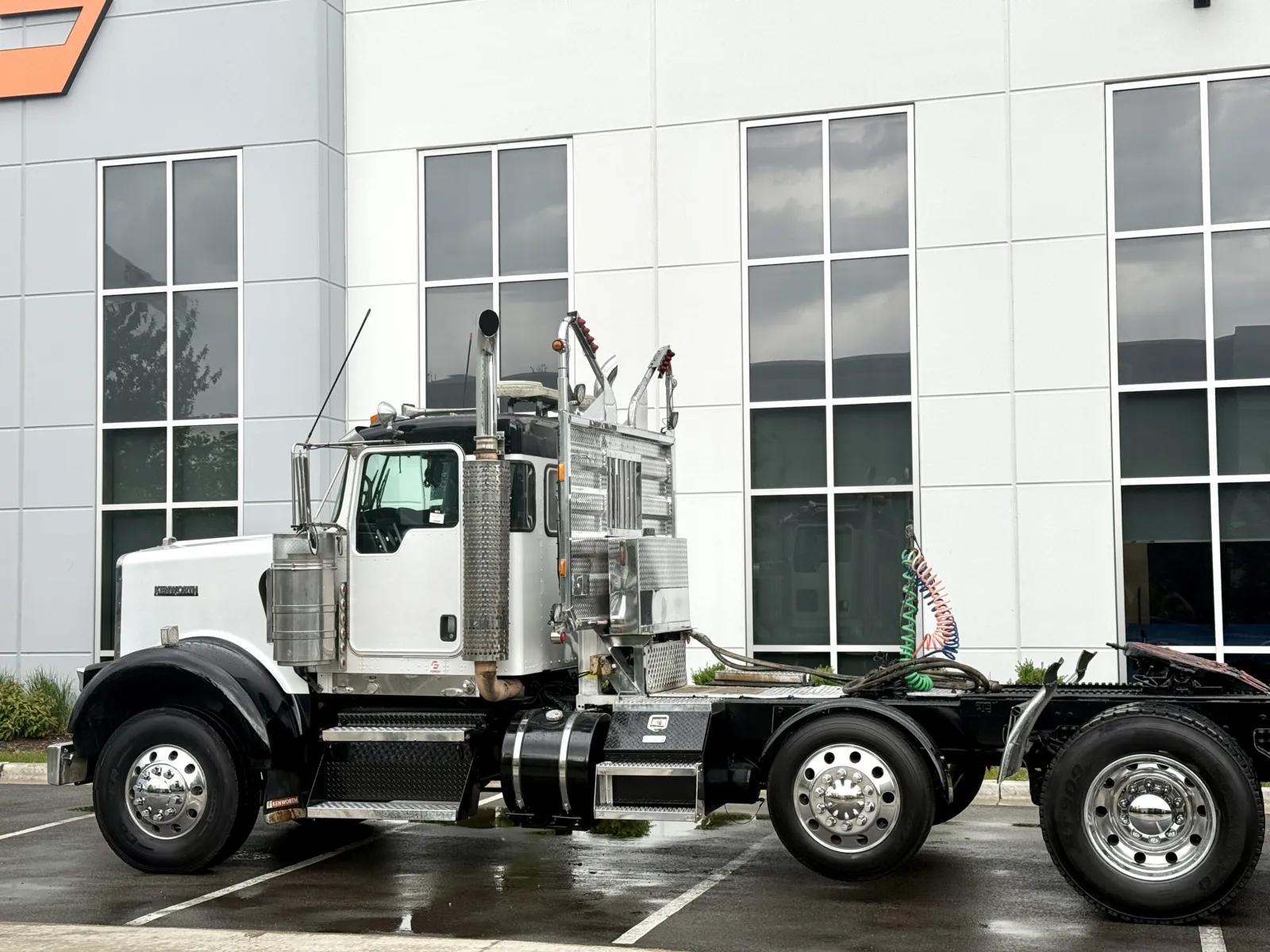 2007 Kenworth W900 in New Lenox, IL — photo 8