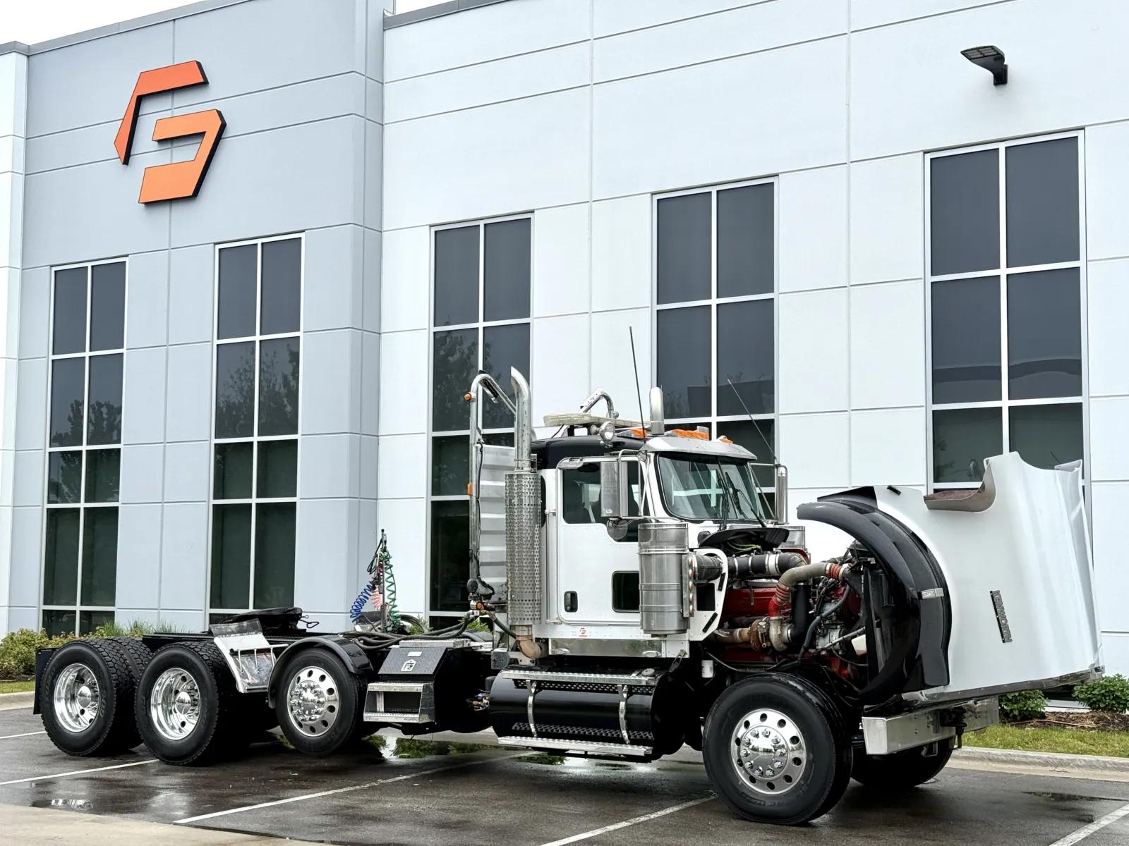 2007 Kenworth W900 in New Lenox, IL — photo 9