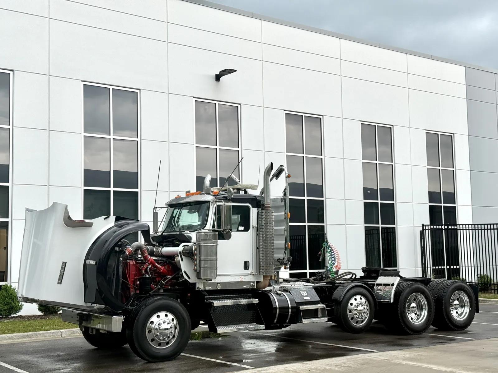 2007 Kenworth W900 in New Lenox, IL — photo 10