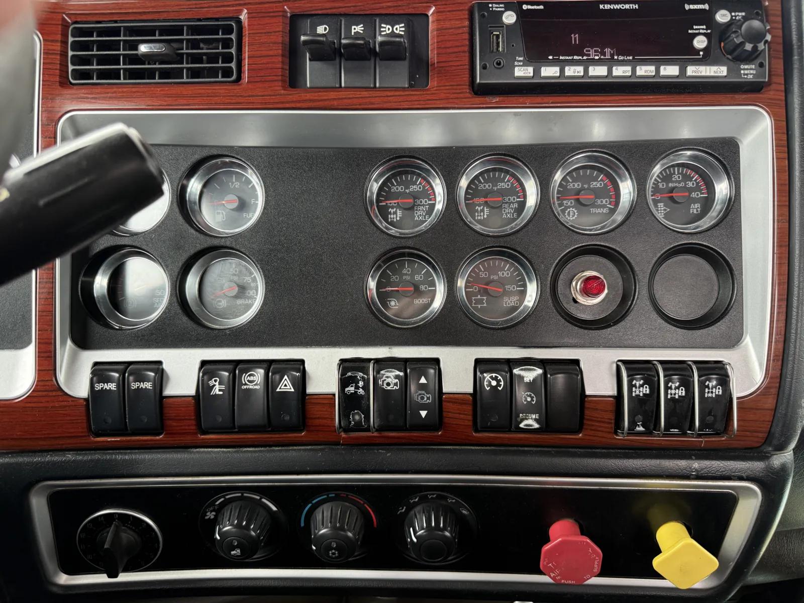 2007 Kenworth W900 in New Lenox, IL — photo 18