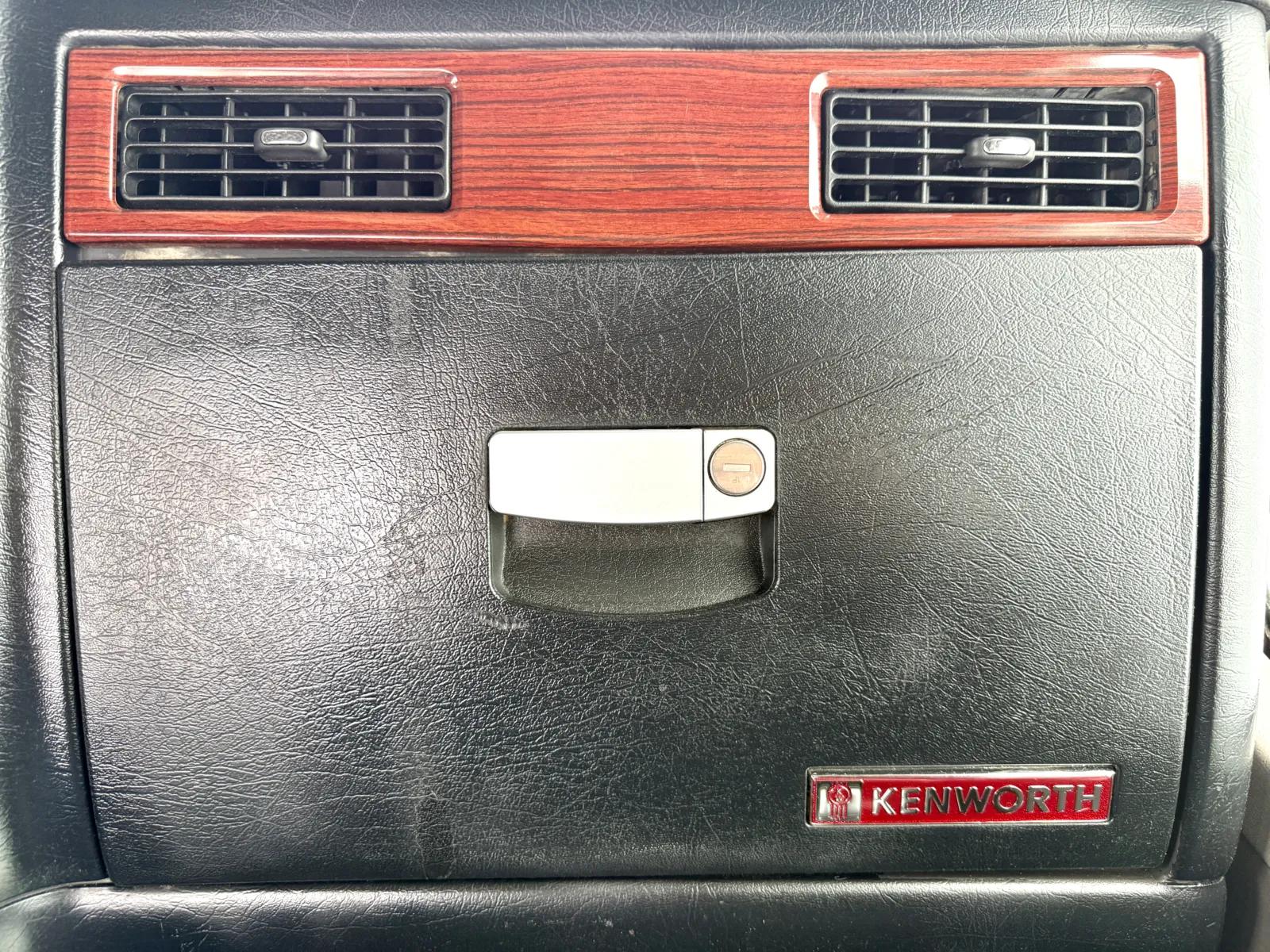 2007 Kenworth W900 in New Lenox, IL — photo 19