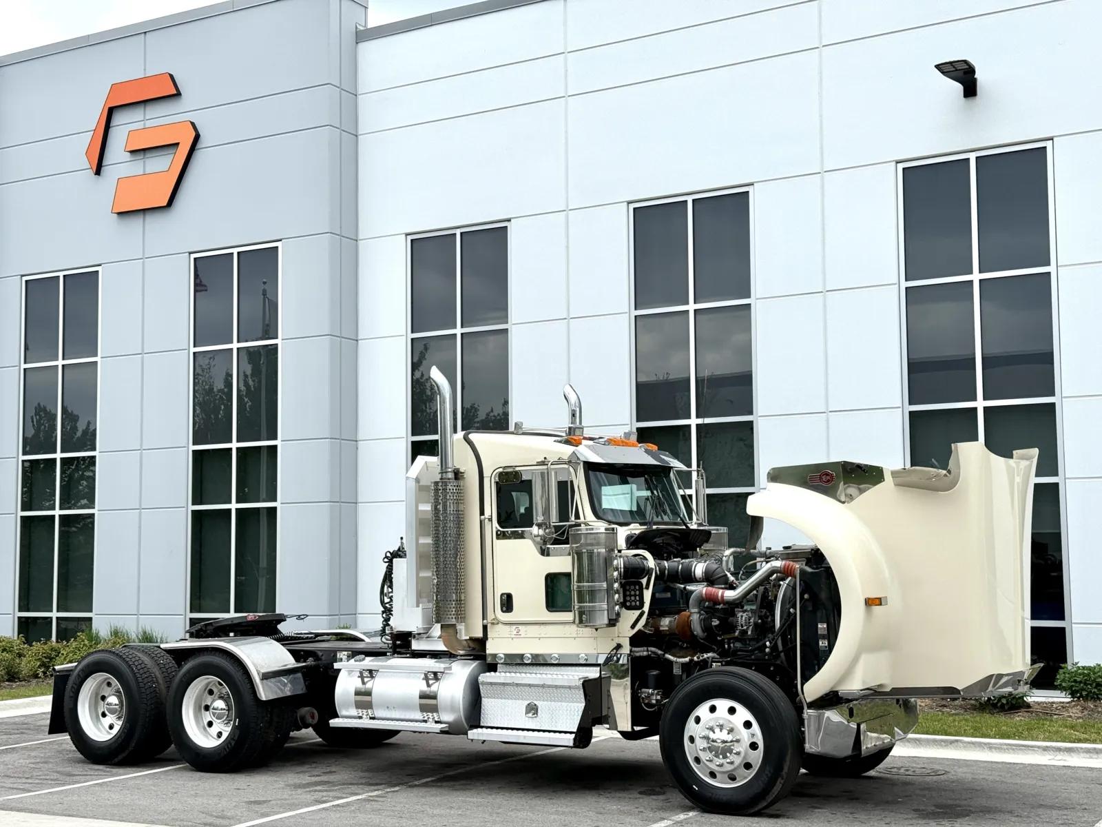 2018 Kenworth W900 in New Lenox, IL — photo 9