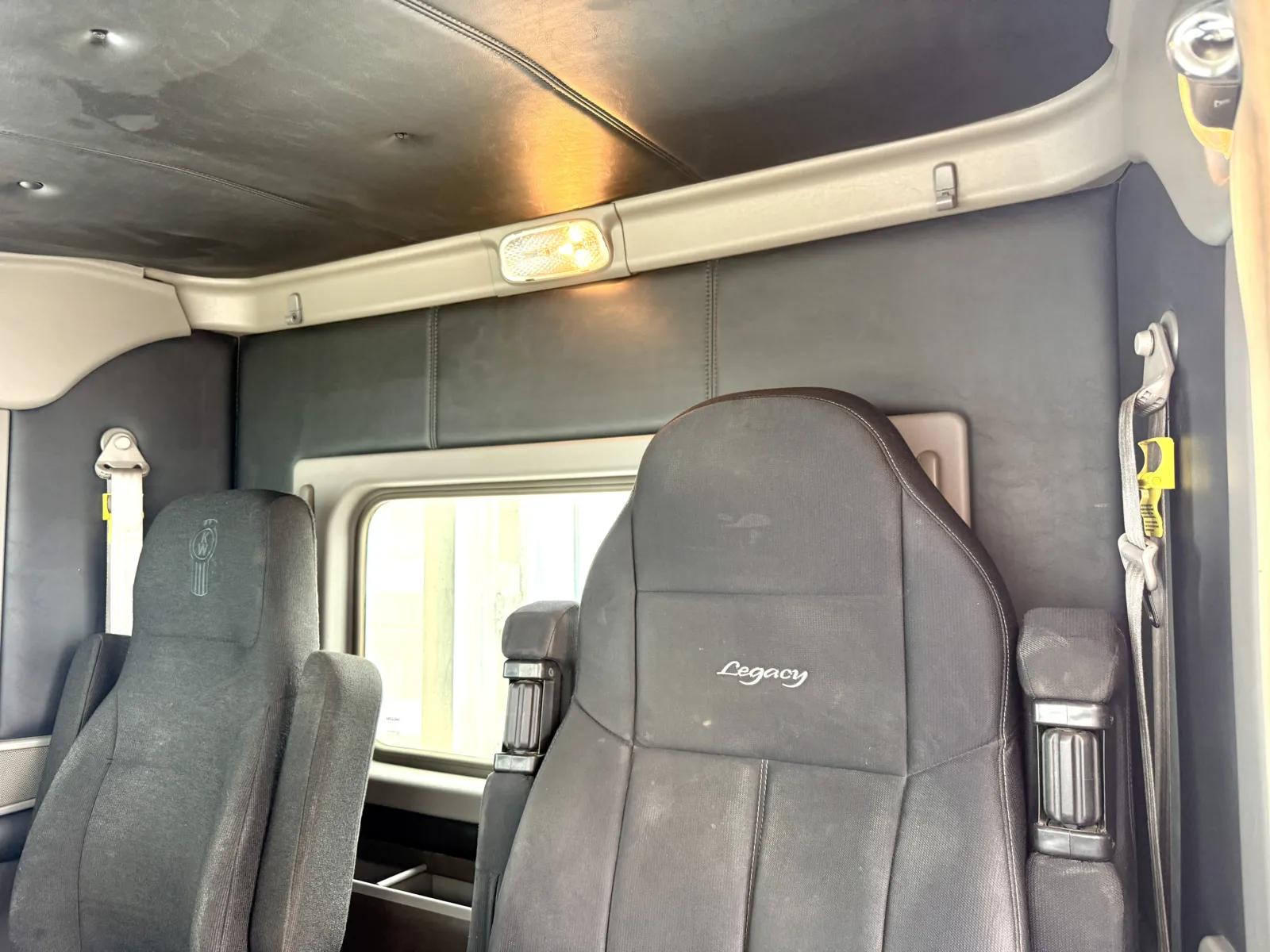 2018 Kenworth W900 in New Lenox, IL — photo 20