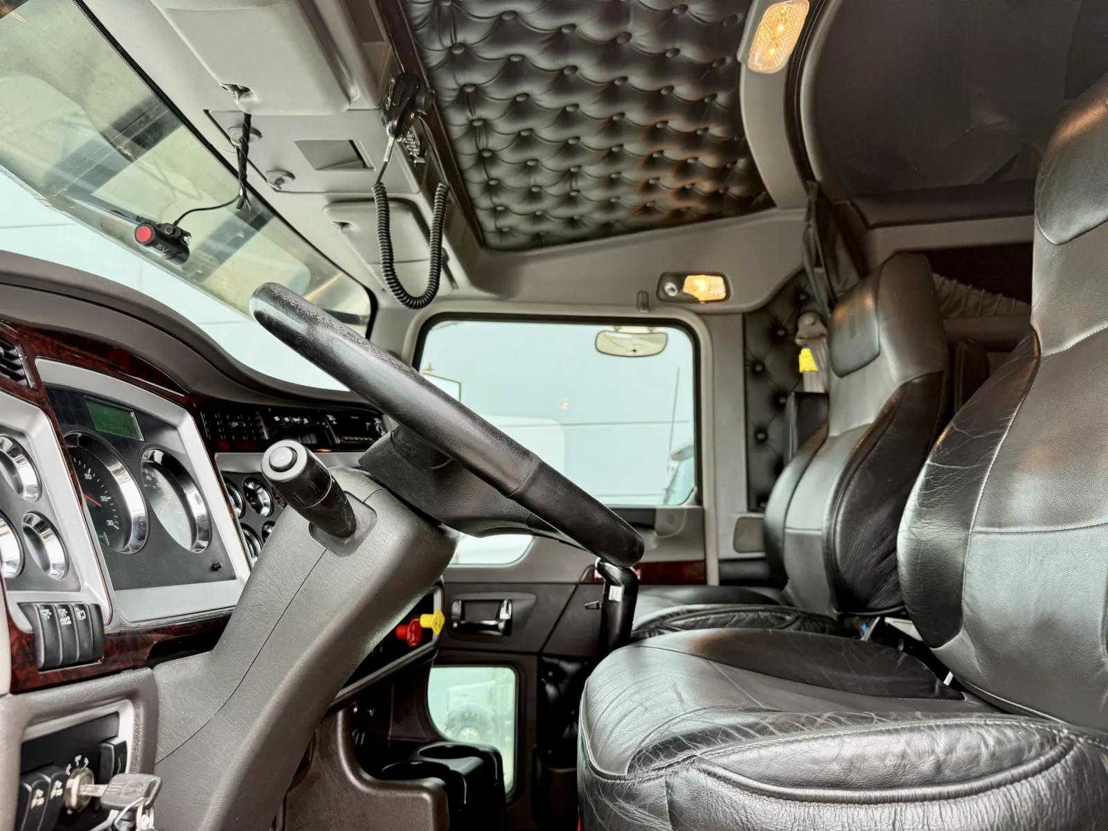 2015 Kenworth W900 in New Lenox, IL — photo 14