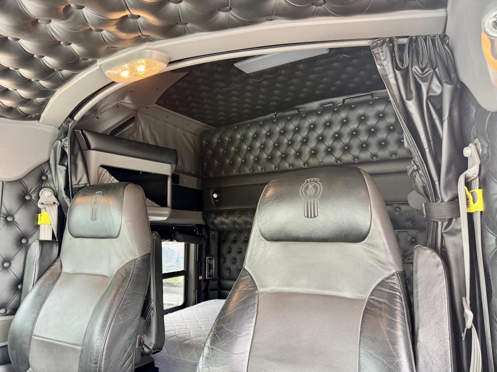 2015 Kenworth W900 in New Lenox, IL — photo 20