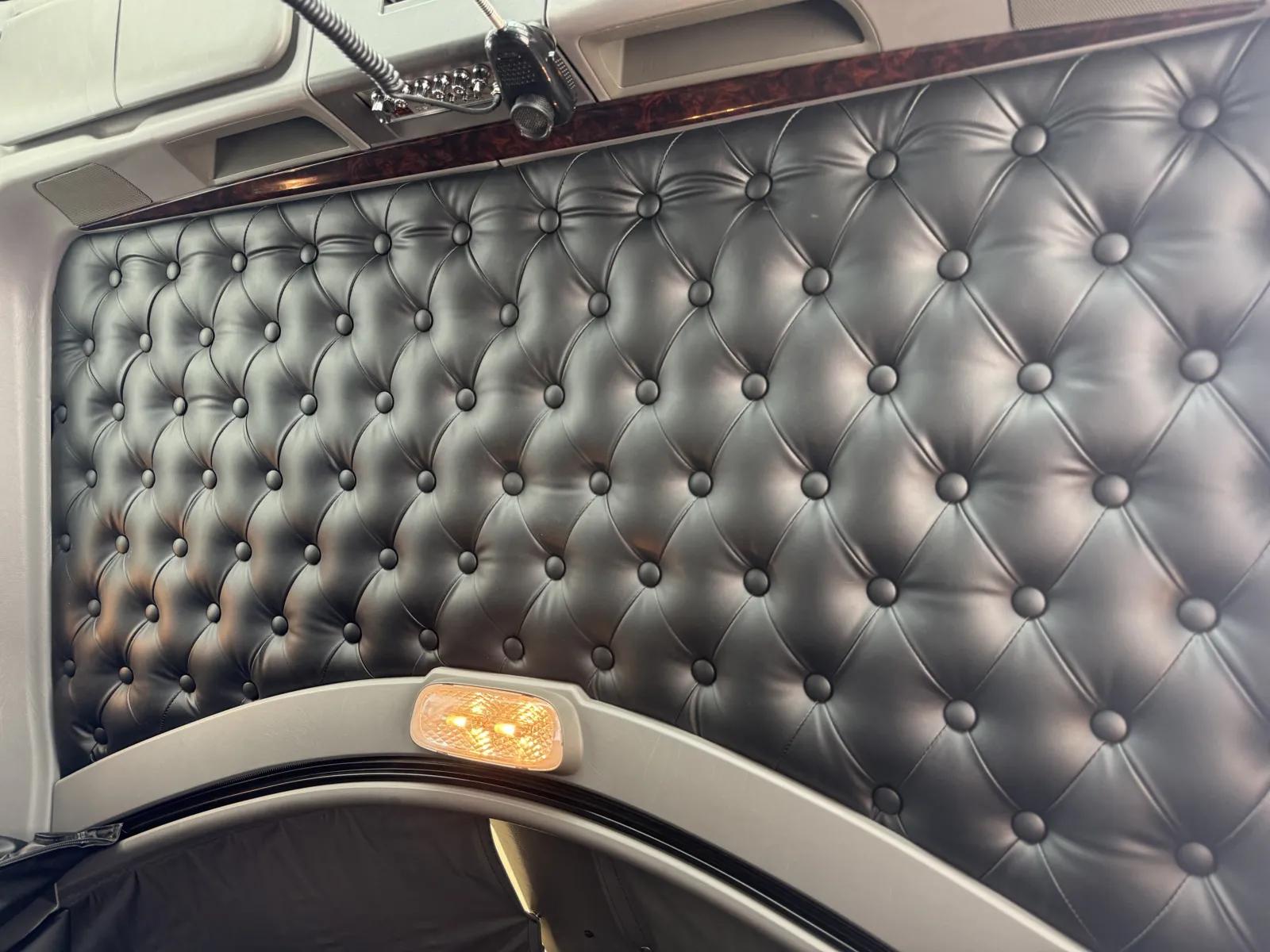 2015 Kenworth W900 in New Lenox, IL — photo 21