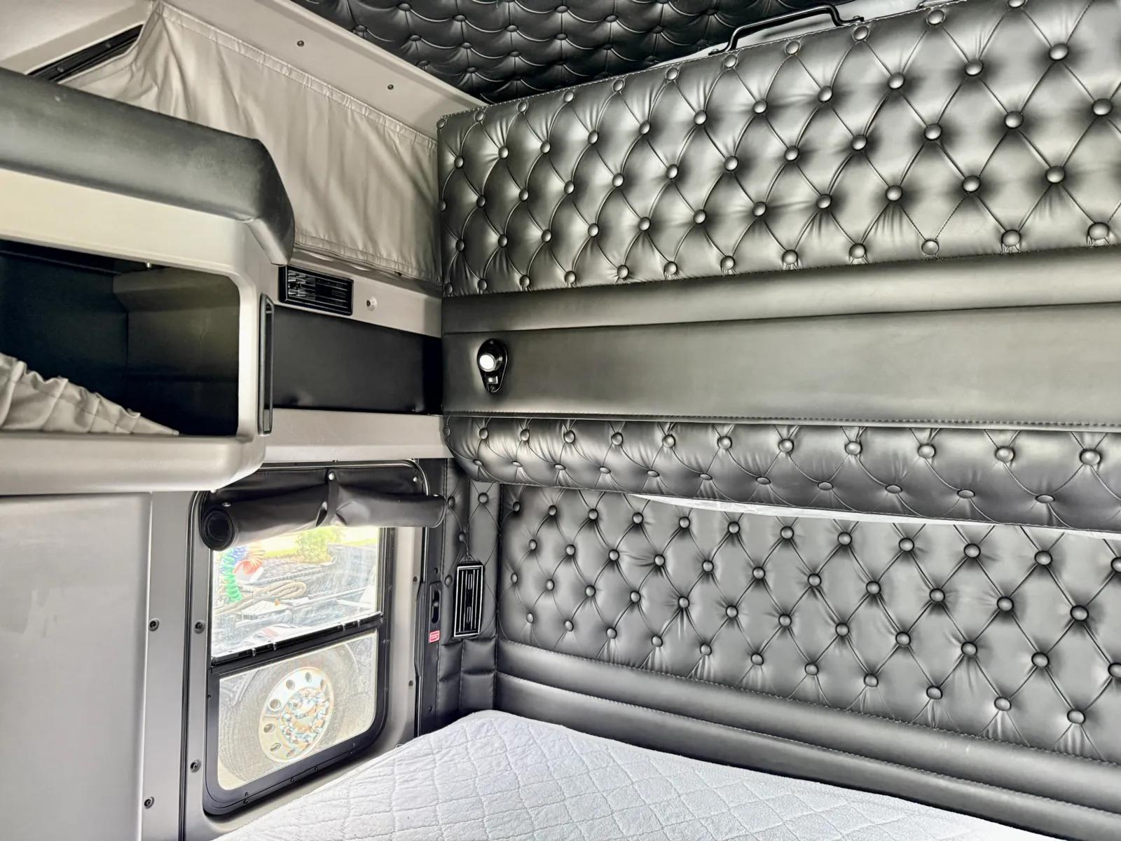 2015 Kenworth W900 in New Lenox, IL — photo 22