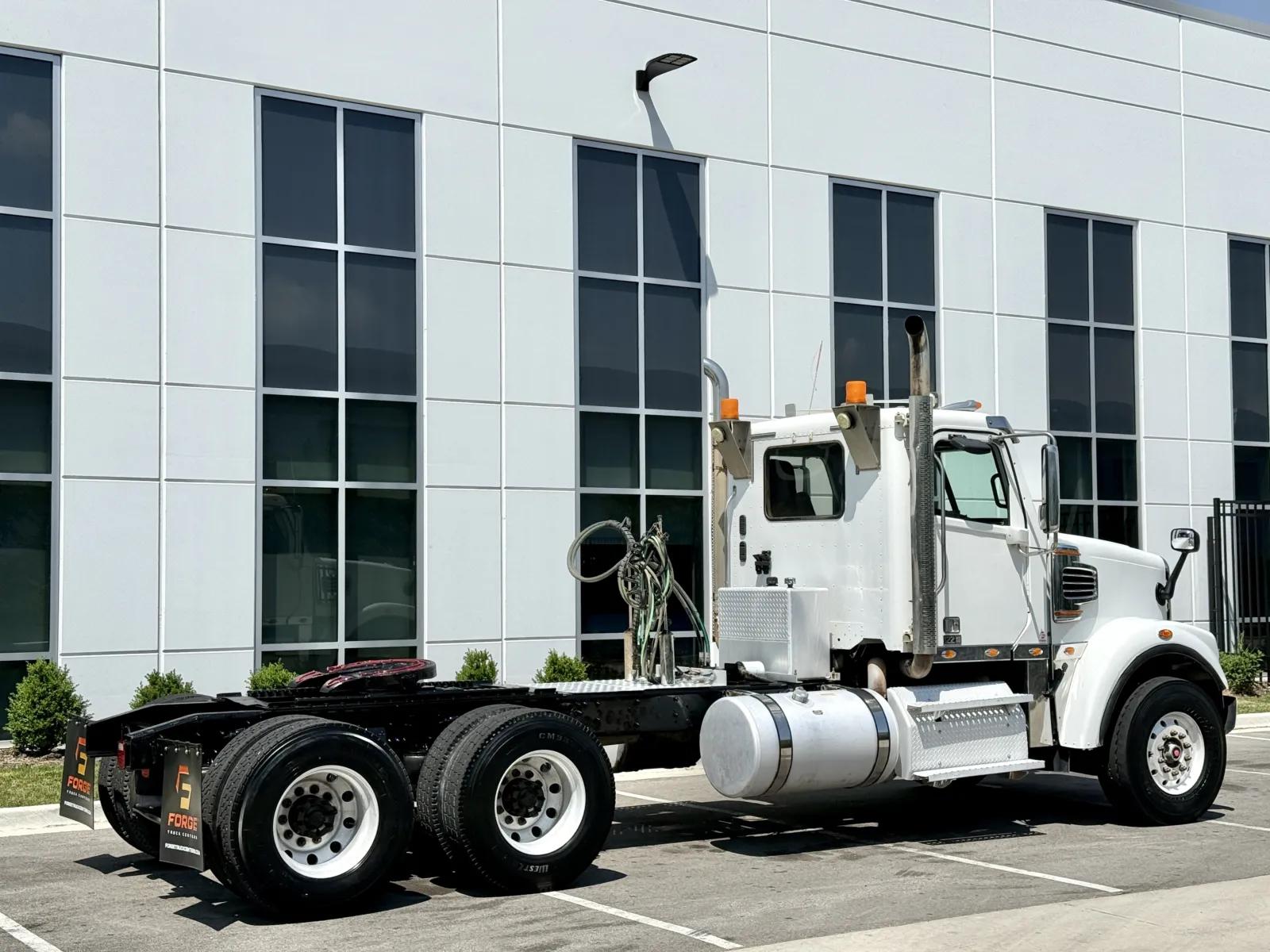 2020 Freightliner 122SD in New Lenox, IL — photo 5