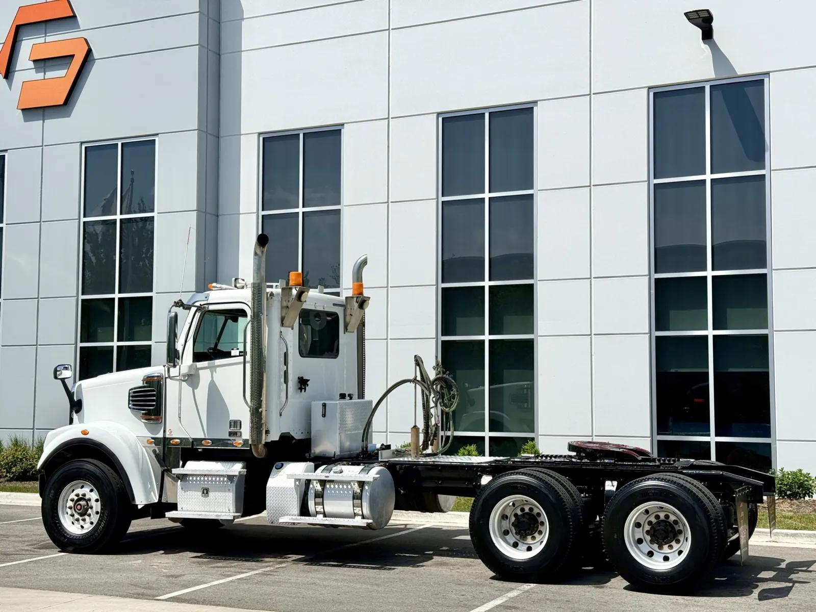 2020 Freightliner 122SD in New Lenox, IL — photo 6