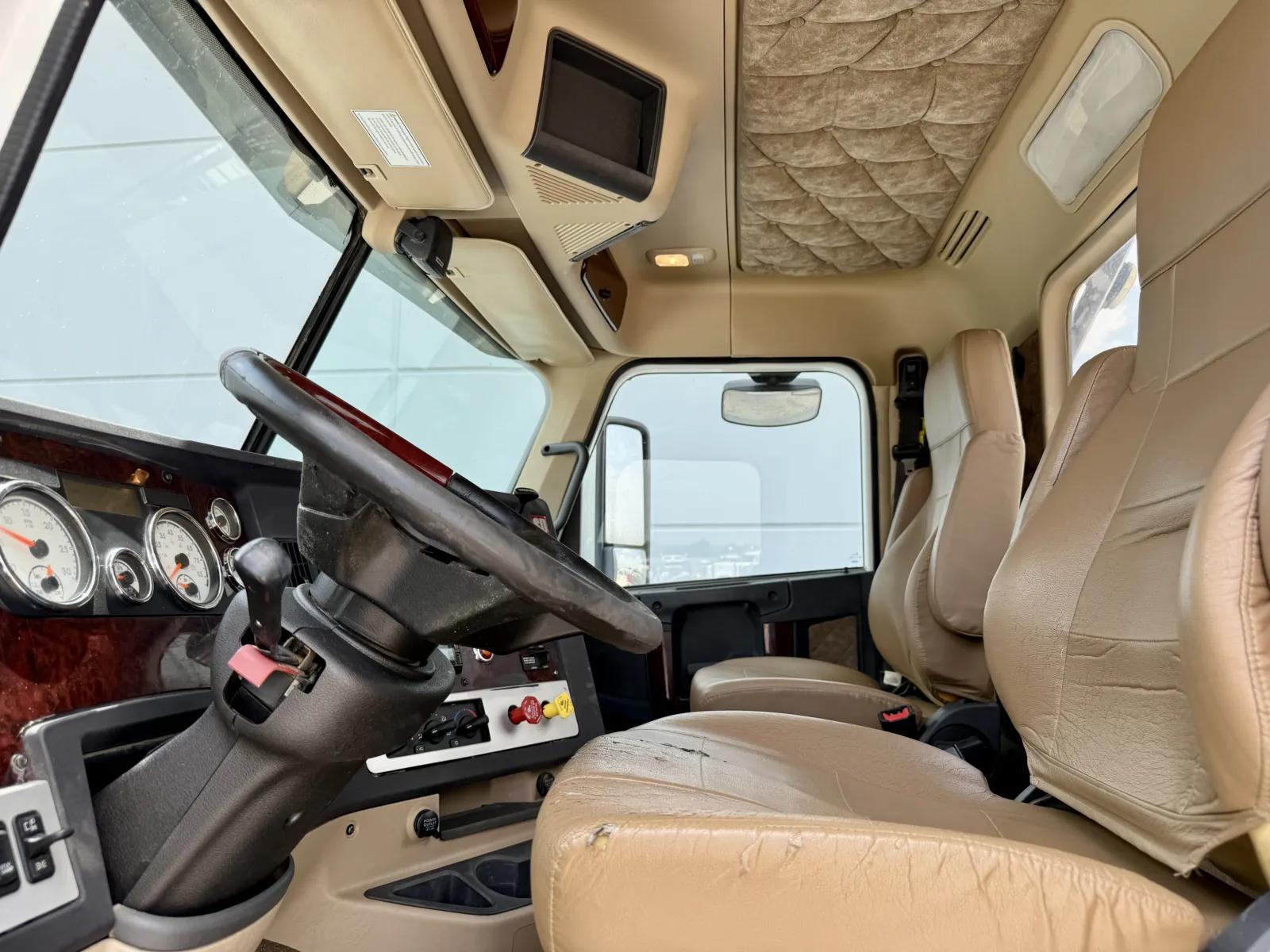 2020 Freightliner 122SD in New Lenox, IL — photo 14