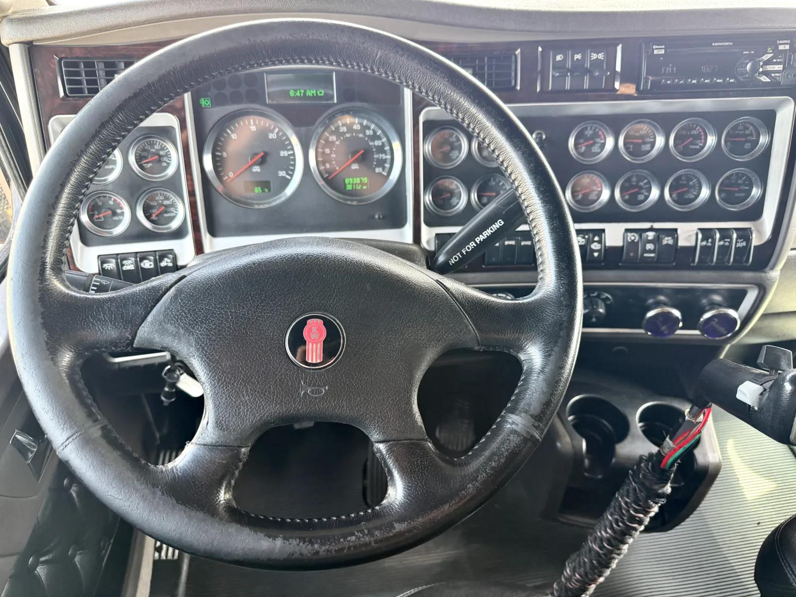 2018 Kenworth W900 in New Lenox, IL — photo 16