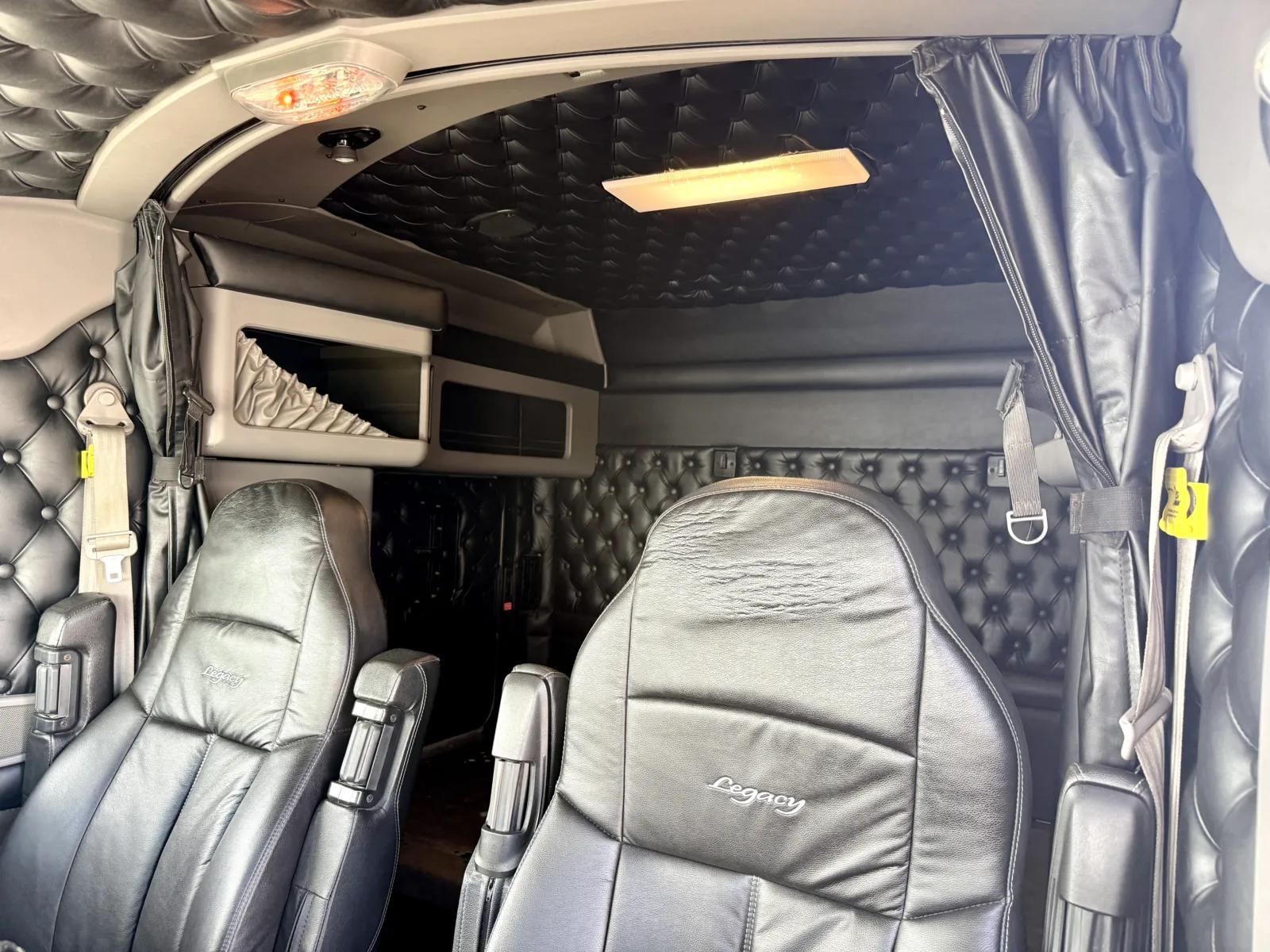 2018 Kenworth W900 in New Lenox, IL — photo 20