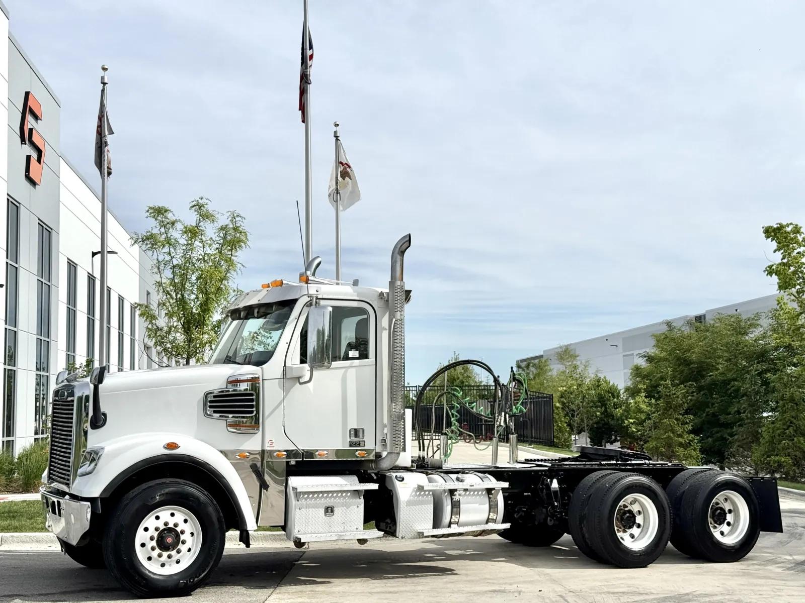 2020 Freightliner 122SD