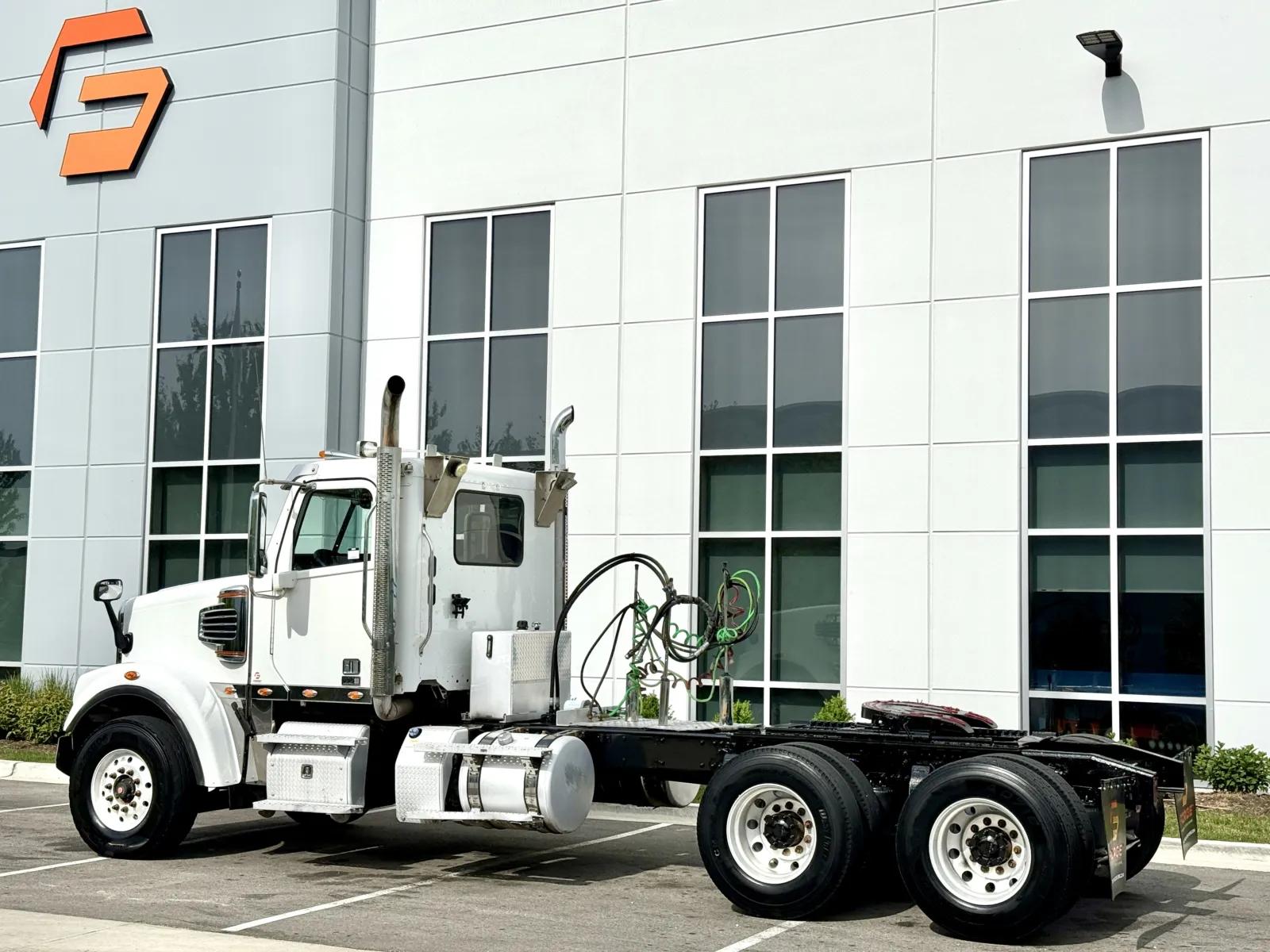 2020 Freightliner 122SD in New Lenox, IL — photo 6