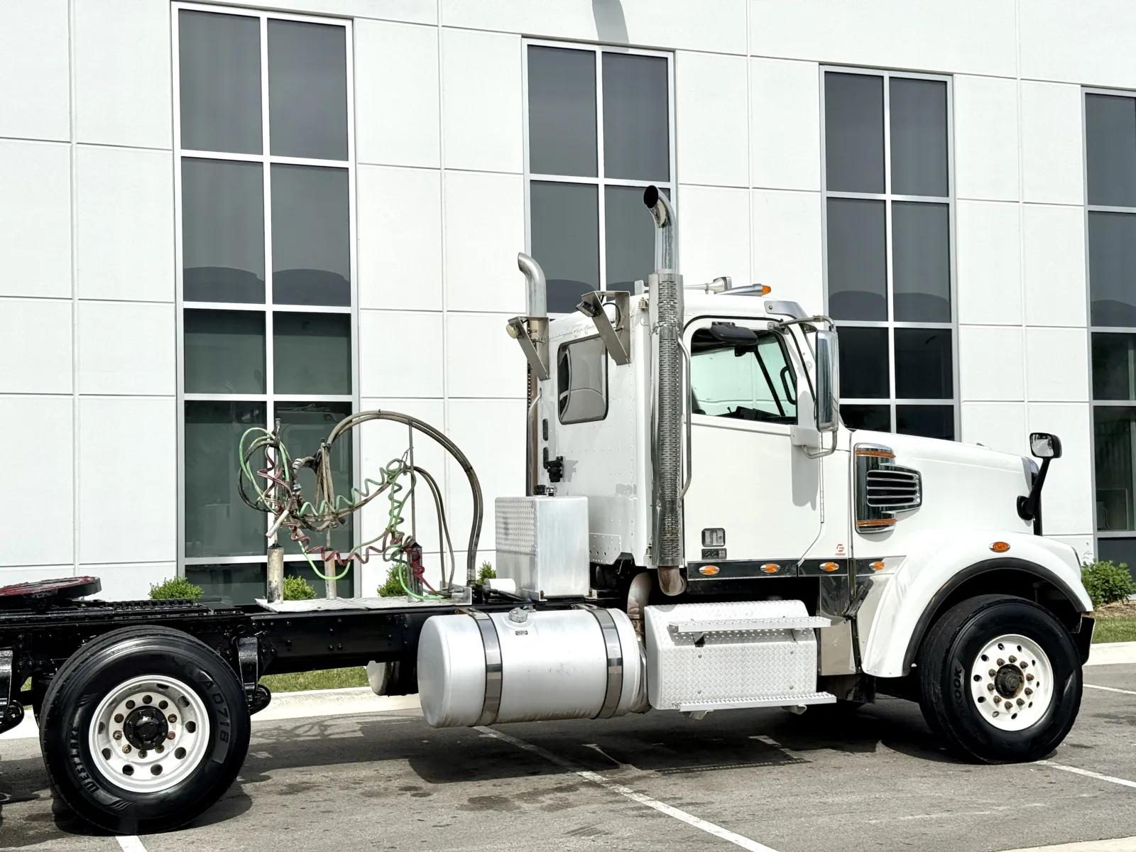 2020 Freightliner 122SD in New Lenox, IL — photo 7