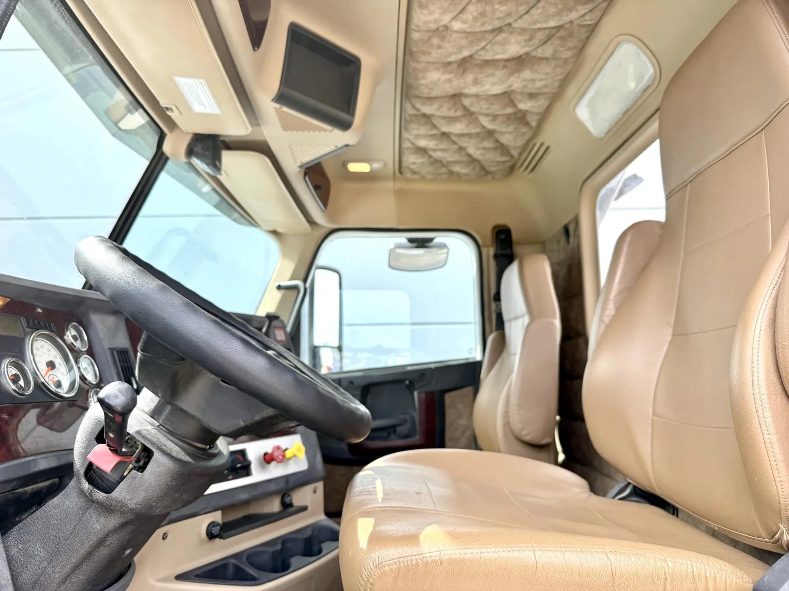 2020 Freightliner 122SD in New Lenox, IL — photo 14