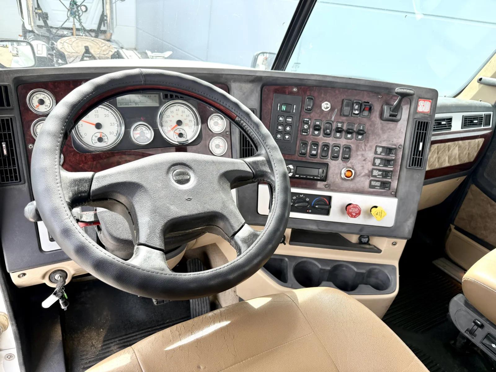 2020 Freightliner 122SD in New Lenox, IL — photo 15