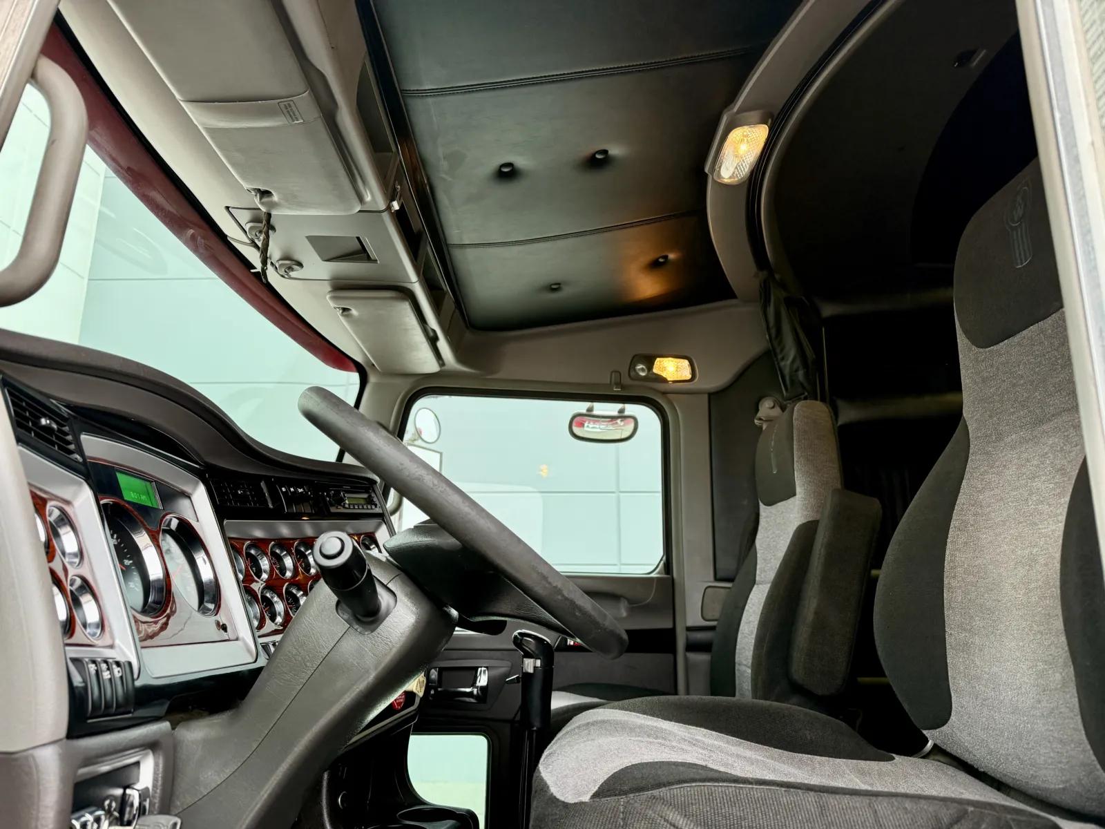 2012 Kenworth T800 in New Lenox, IL — photo 14