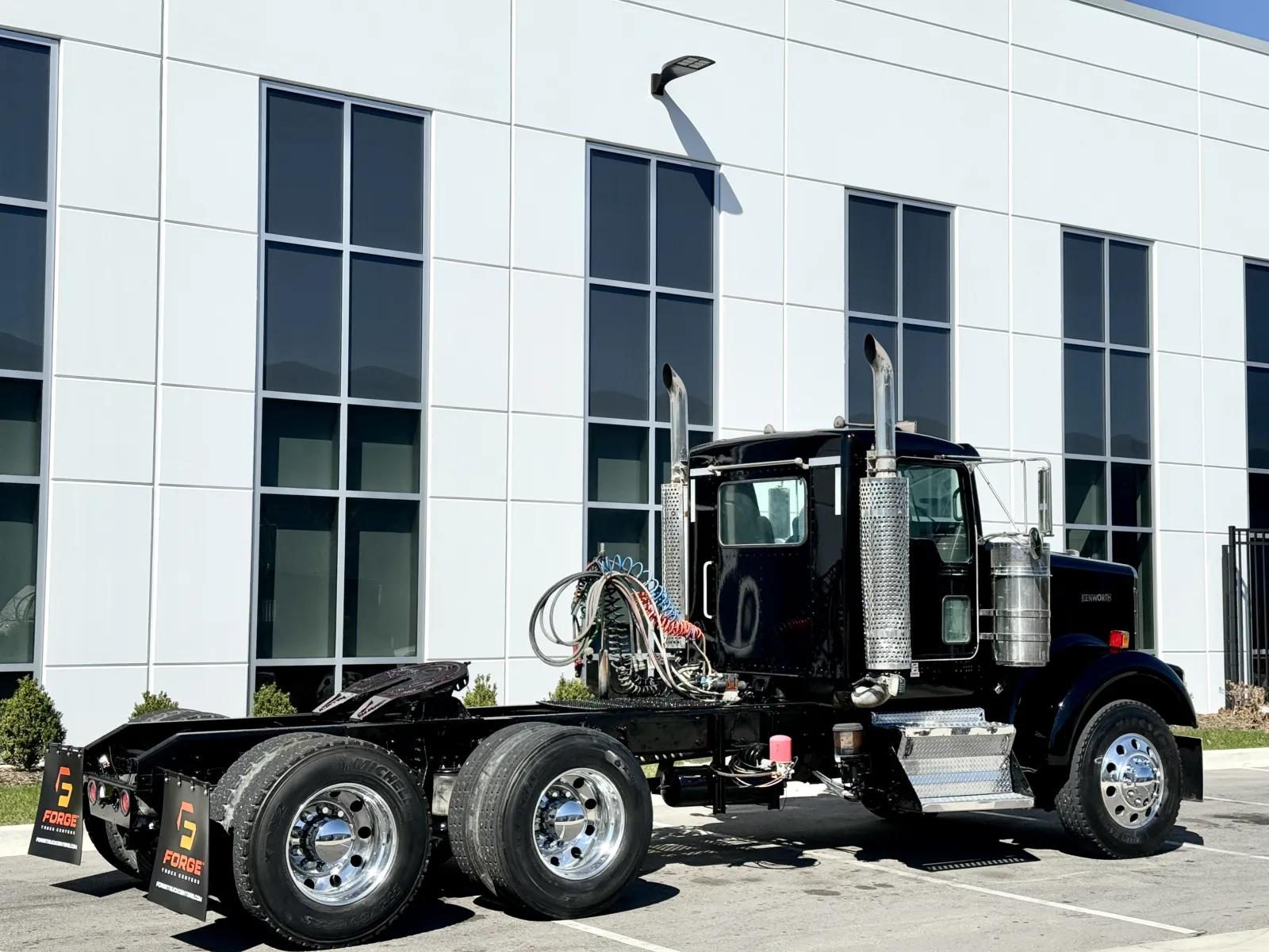 2007 Kenworth W900 in New Lenox, IL — photo 5