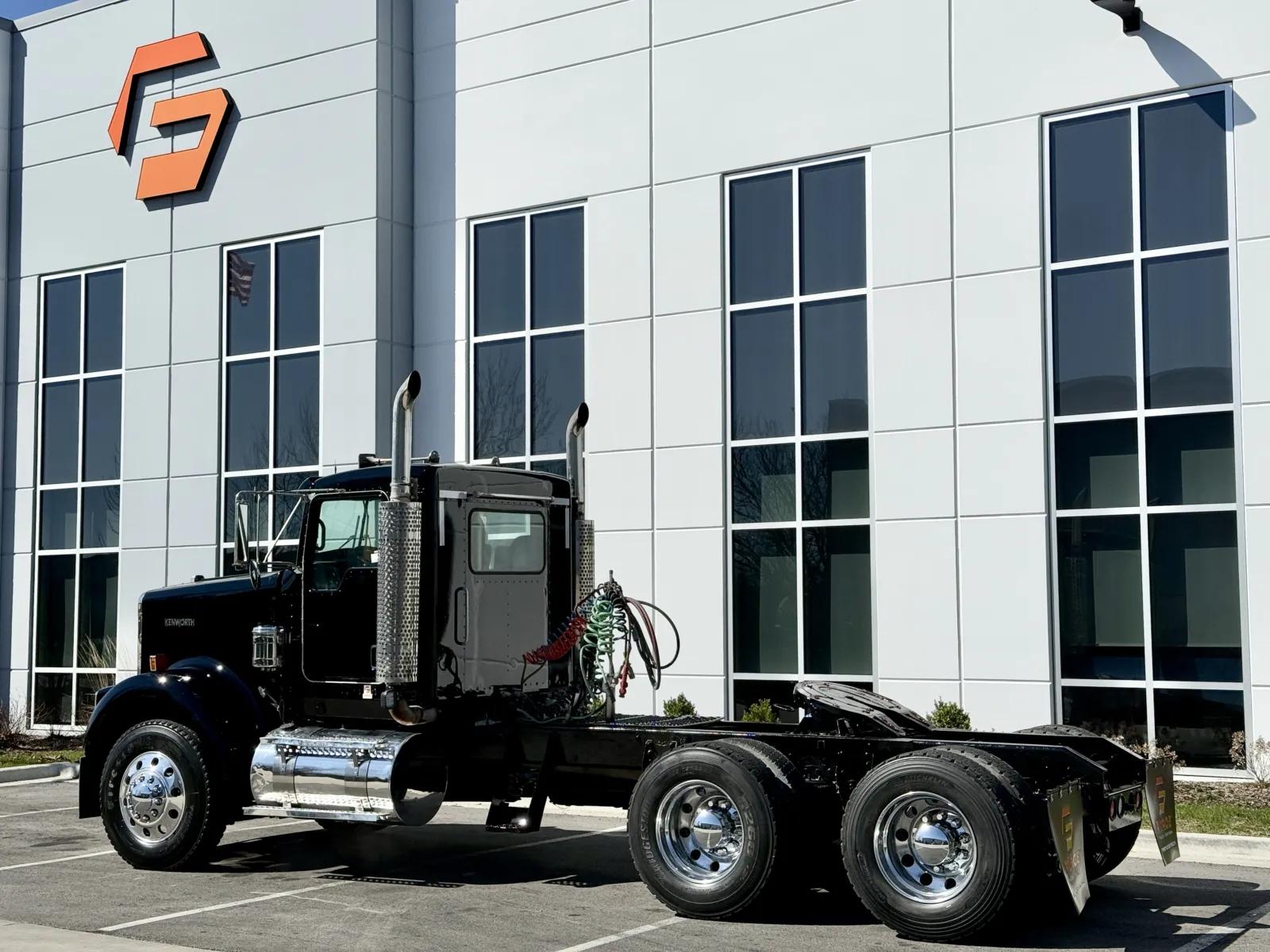 2007 Kenworth W900 in New Lenox, IL — photo 6