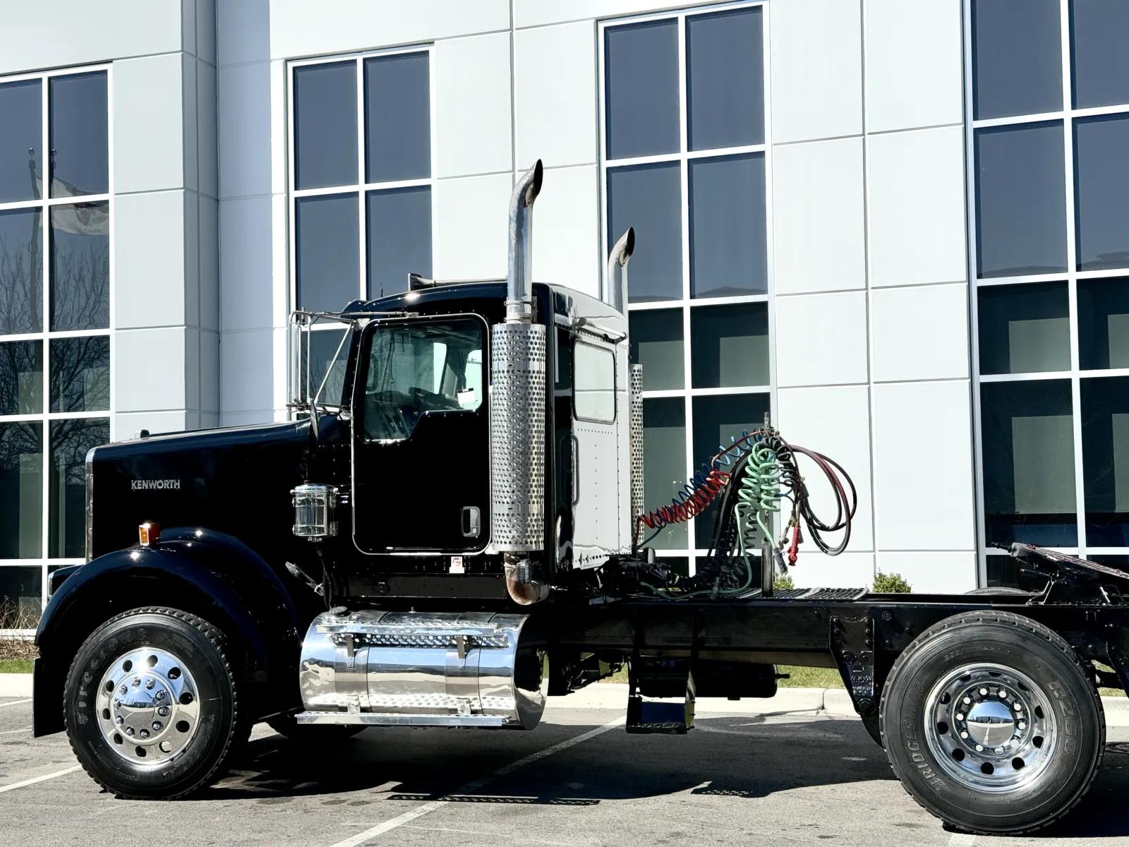 2007 Kenworth W900 in New Lenox, IL — photo 8
