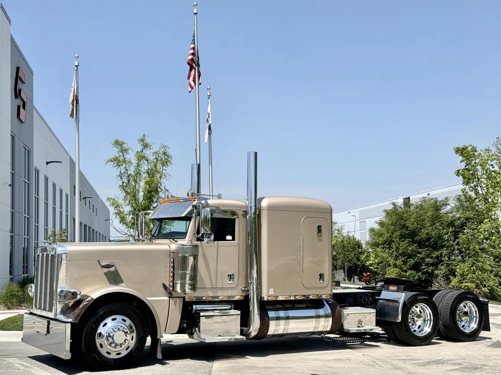 2017 Peterbilt 389