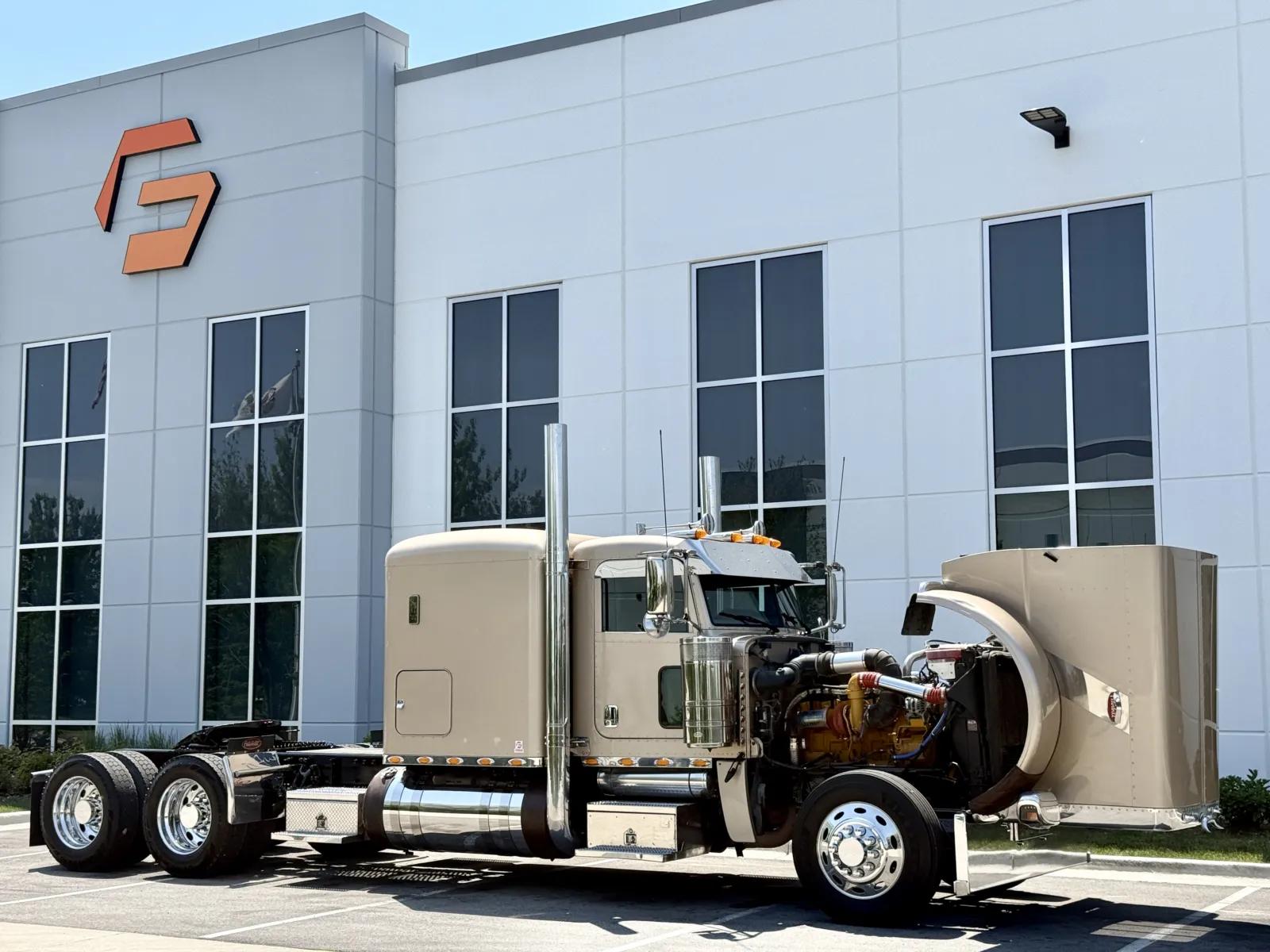 2017 Peterbilt 389 in New Lenox, IL — photo 9
