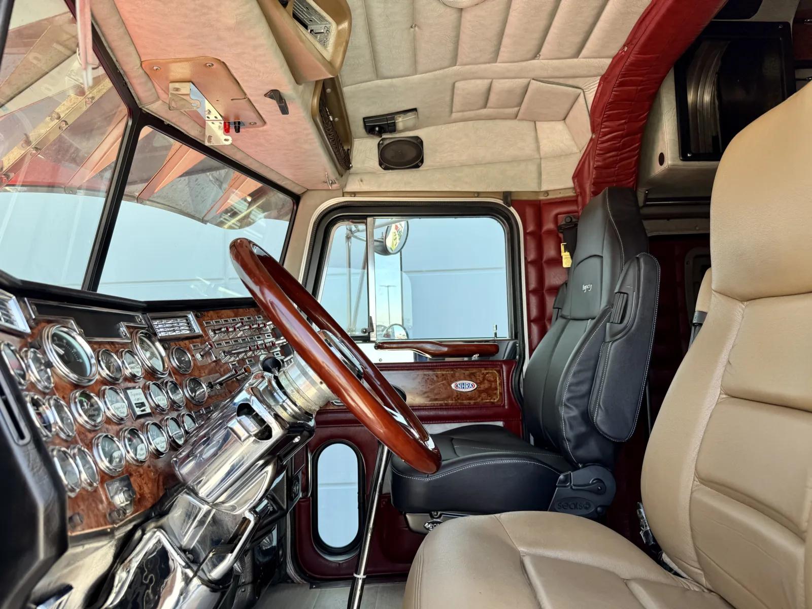 2000 Peterbilt 379 in New Lenox, IL — photo 14