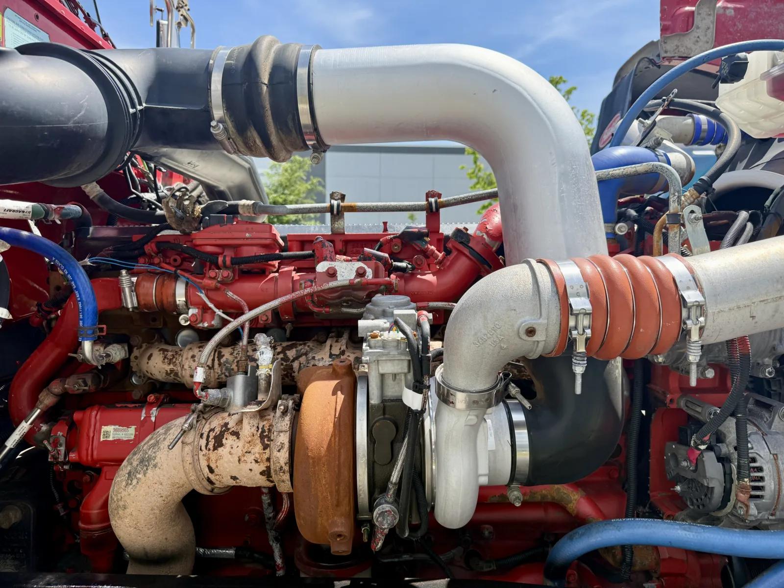 2015 Peterbilt 389 in New Lenox, IL — photo 13