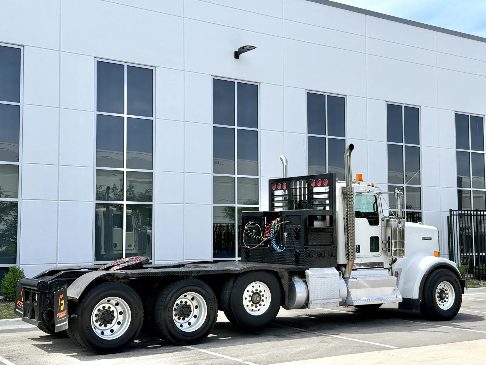 2013 Kenworth W900 in New Lenox, IL — photo 5