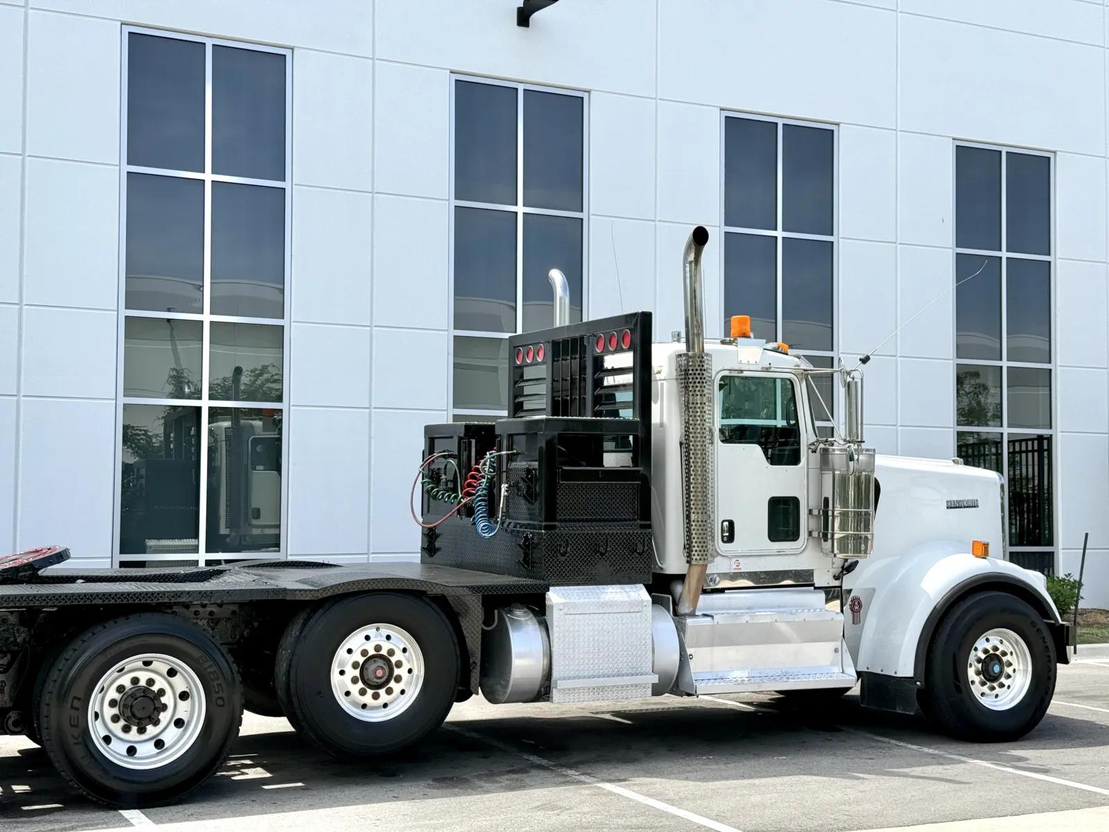 2013 Kenworth W900 in New Lenox, IL — photo 7