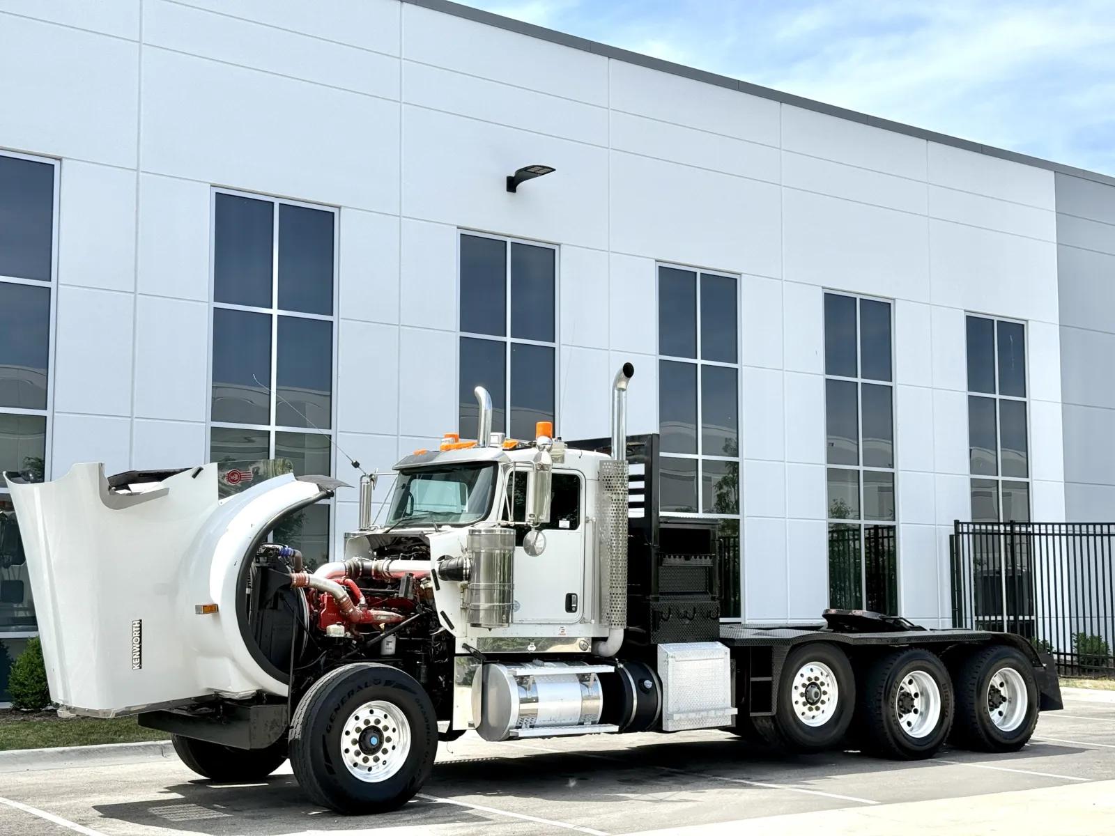 2013 Kenworth W900 in New Lenox, IL — photo 10
