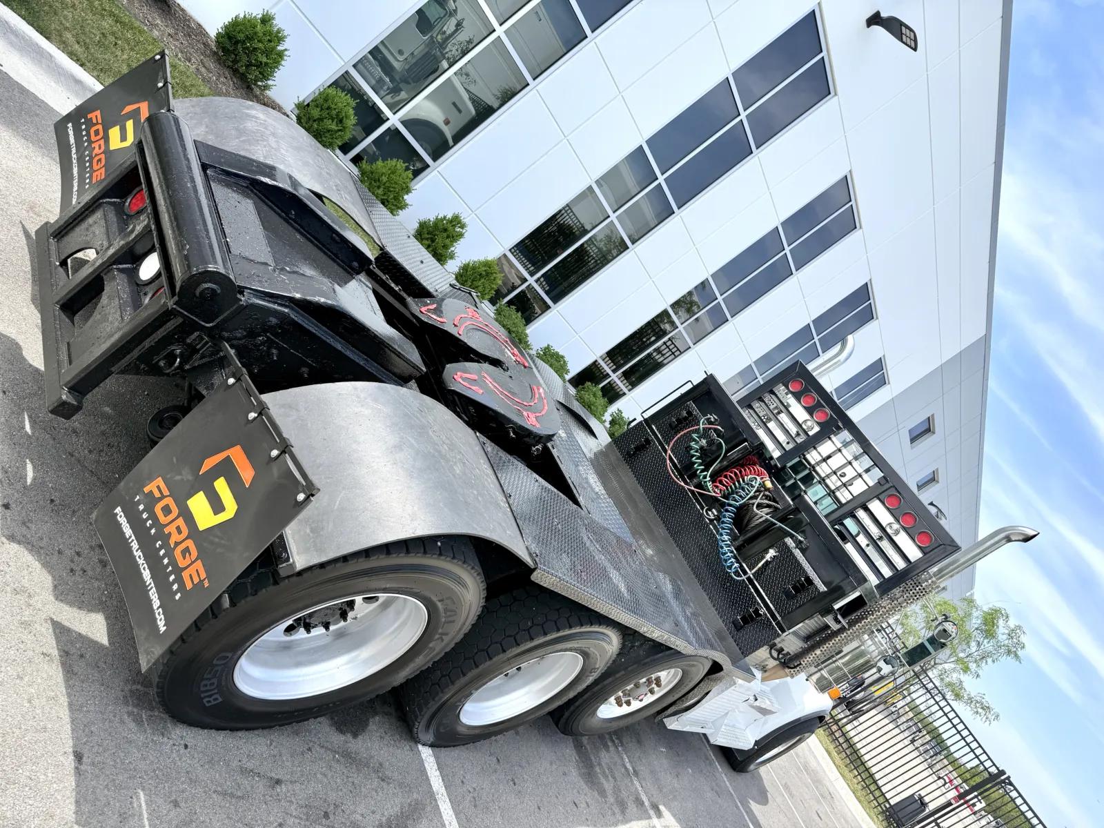 2013 Kenworth W900 in New Lenox, IL — photo 11