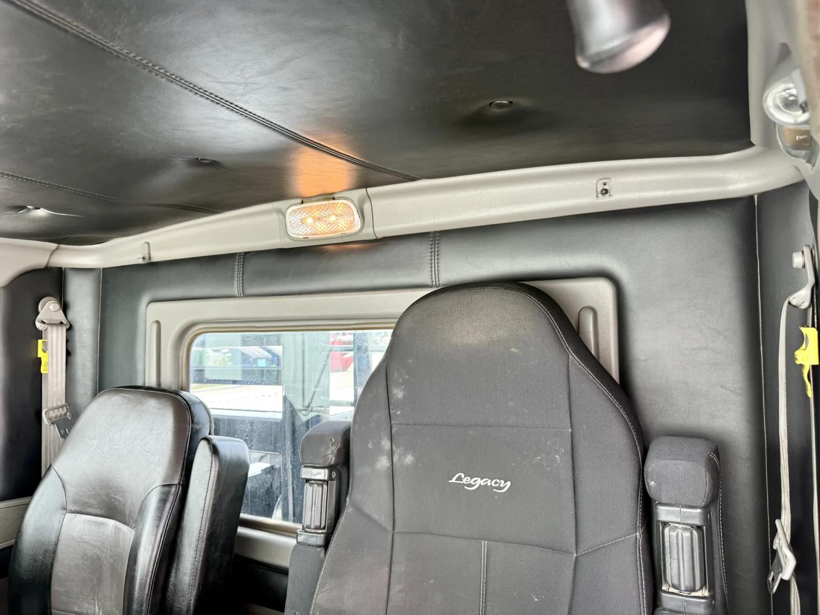 2013 Kenworth W900 in New Lenox, IL — photo 20