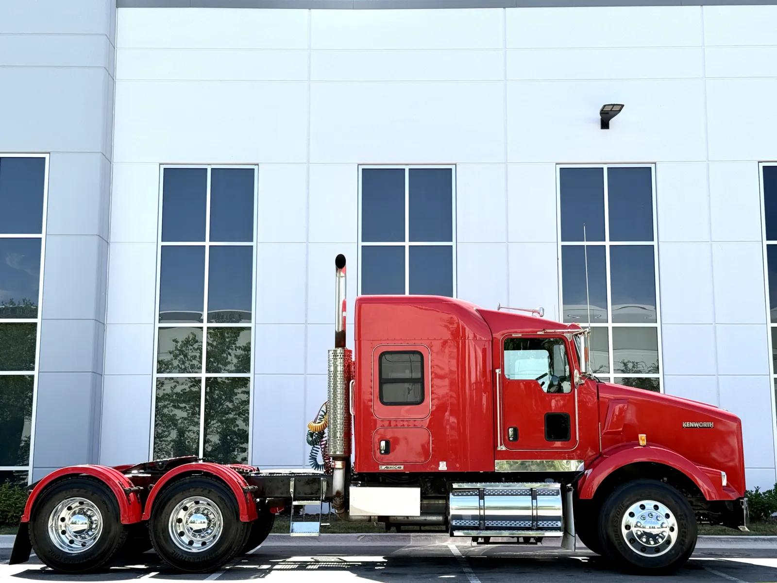 2014 Kenworth T800 in New Lenox, IL — photo 3