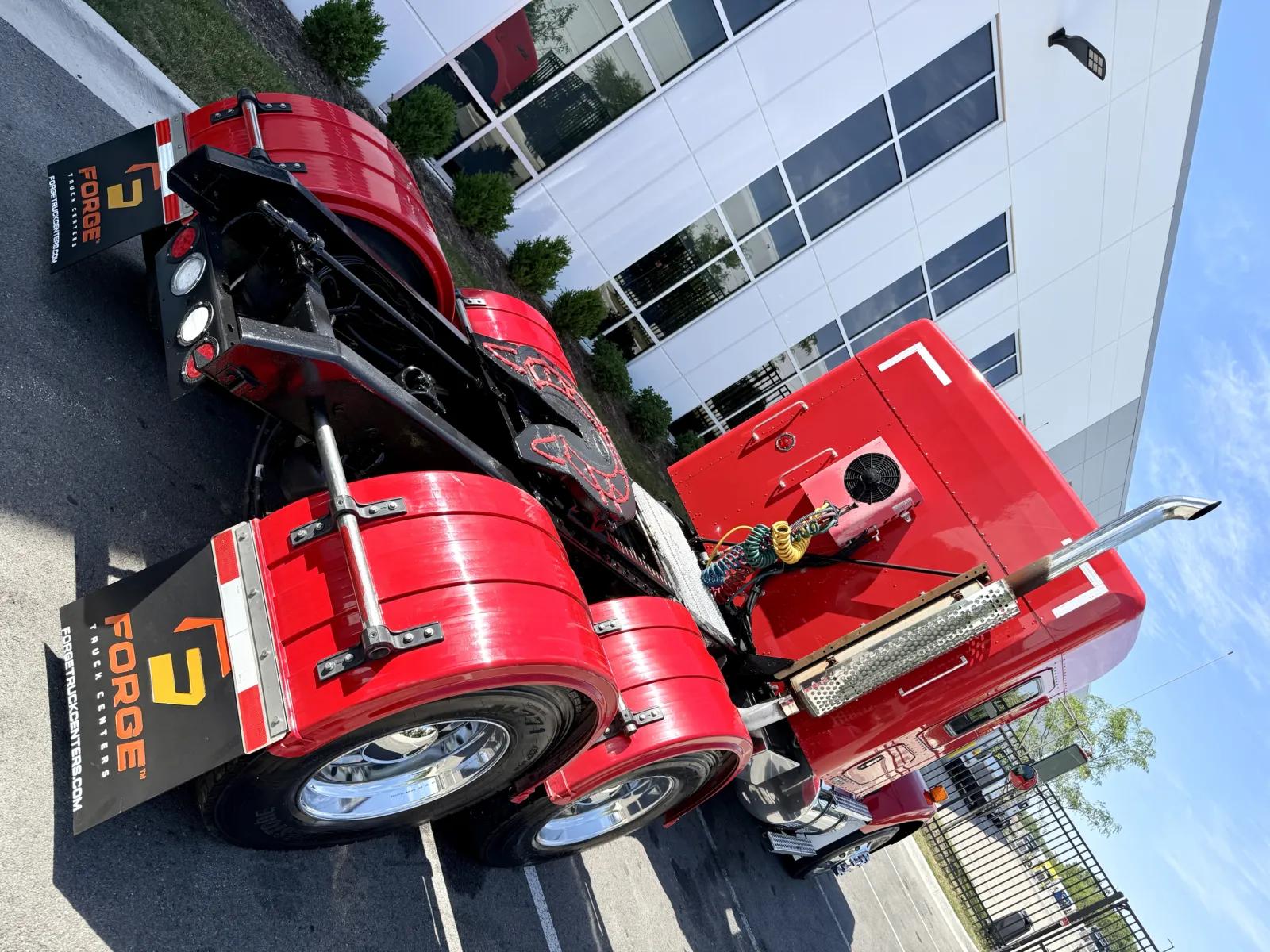 2014 Kenworth T800 in New Lenox, IL — photo 11
