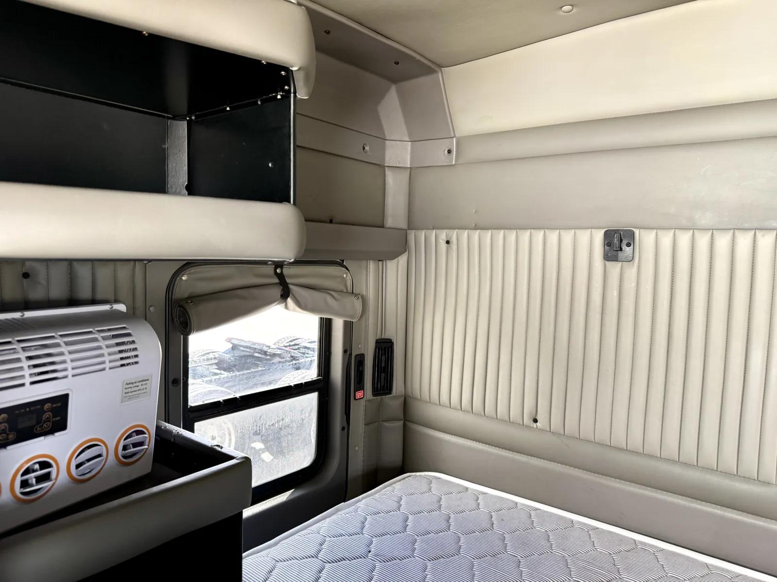 2014 Kenworth T800 in New Lenox, IL — photo 22