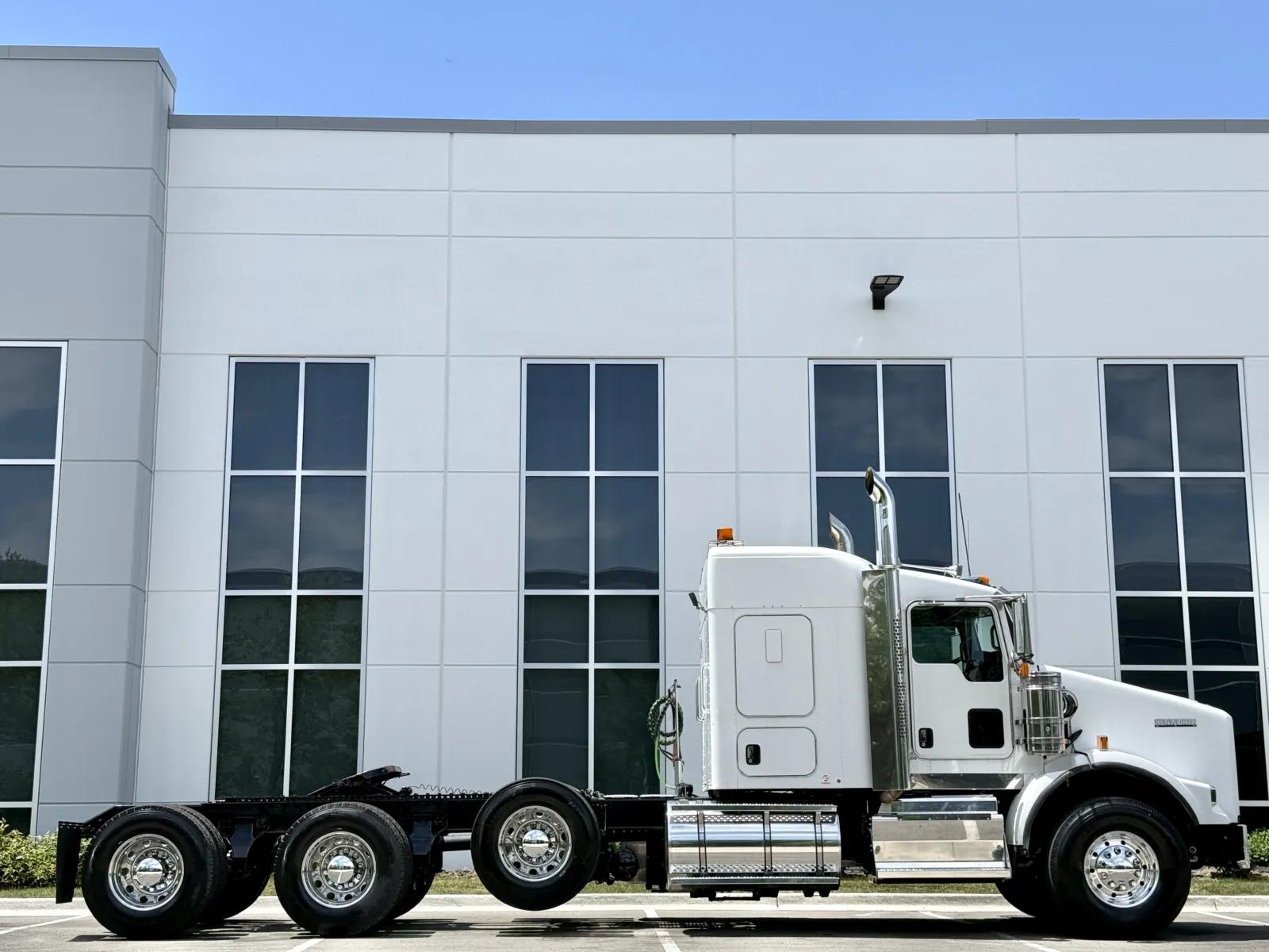 2016 Kenworth T800 in New Lenox, IL — photo 3