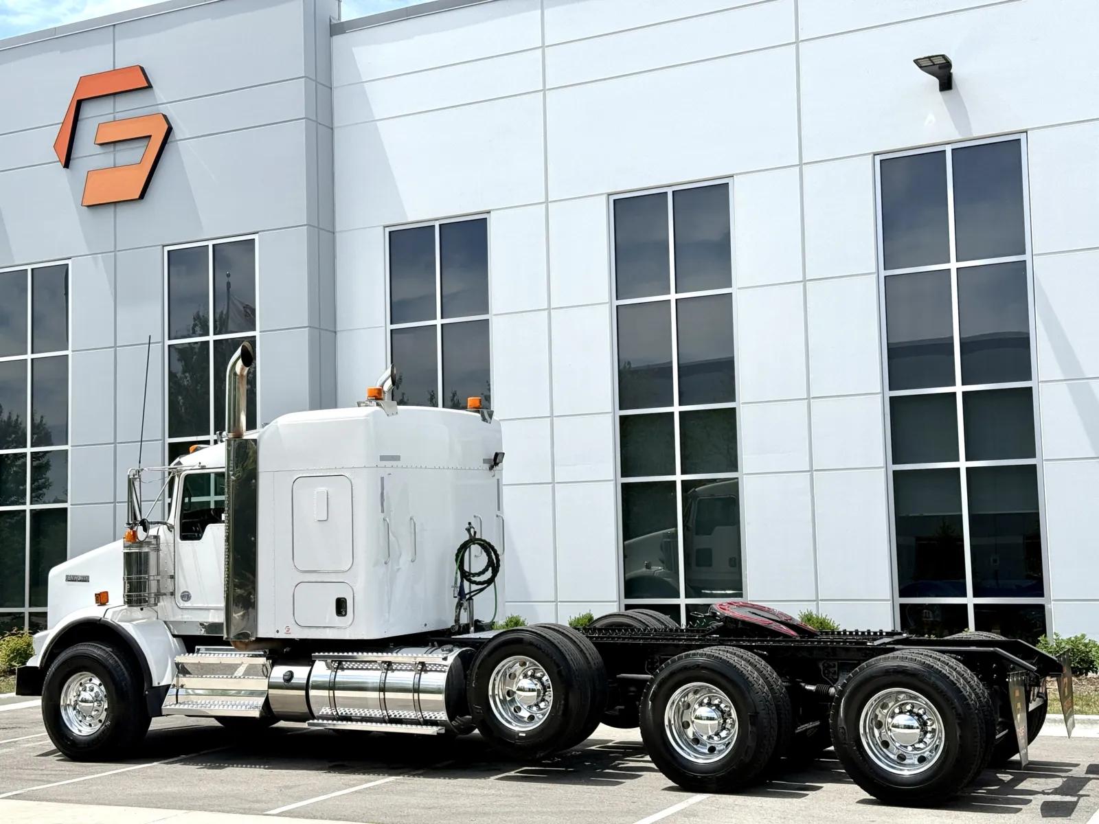 2016 Kenworth T800 in New Lenox, IL — photo 6
