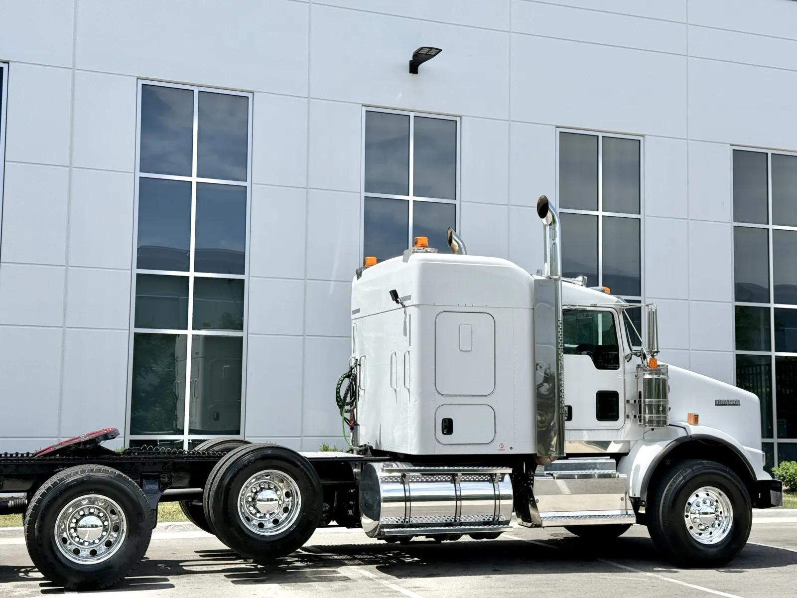 2016 Kenworth T800 in New Lenox, IL — photo 7