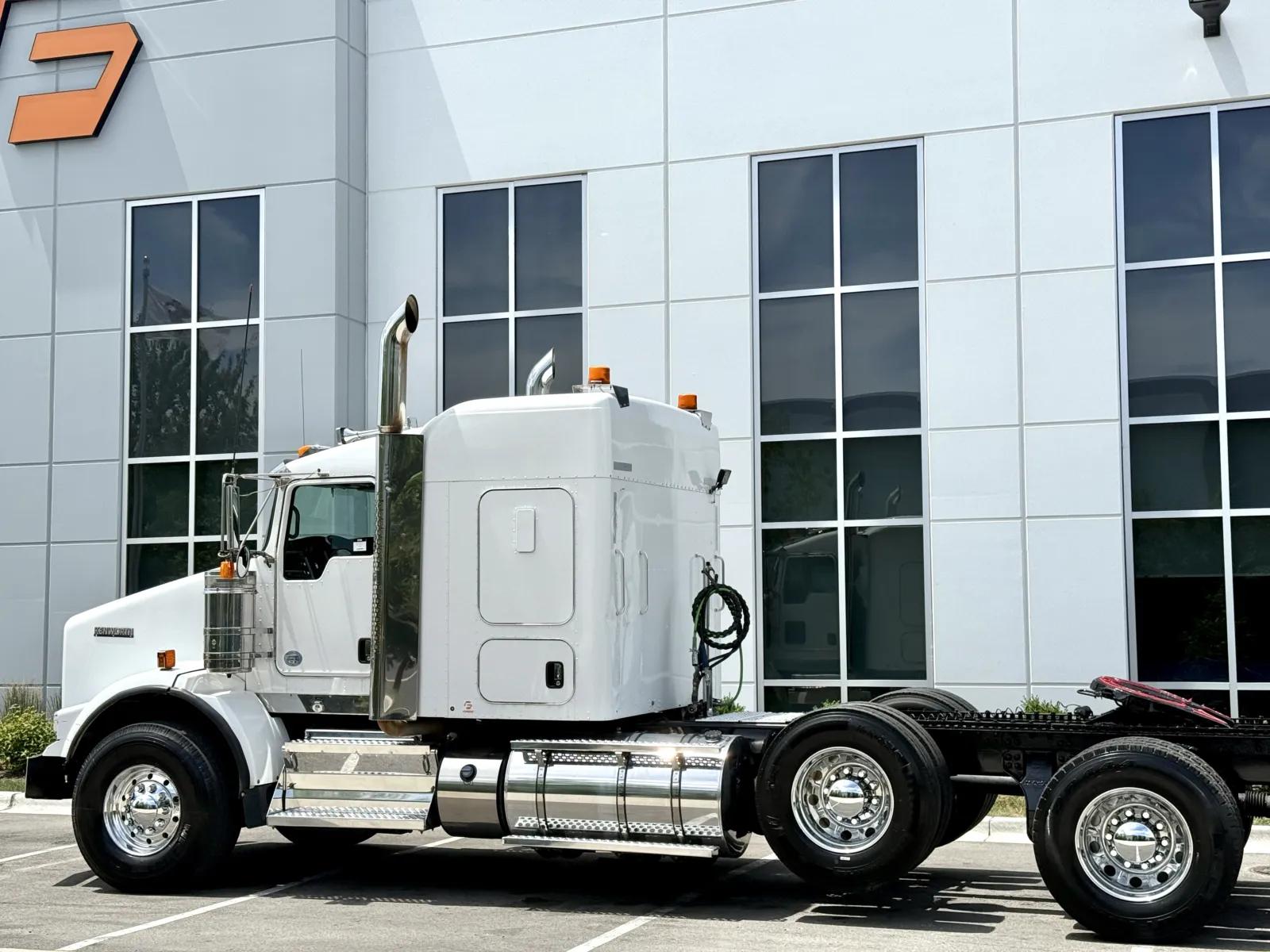 2016 Kenworth T800 in New Lenox, IL — photo 8