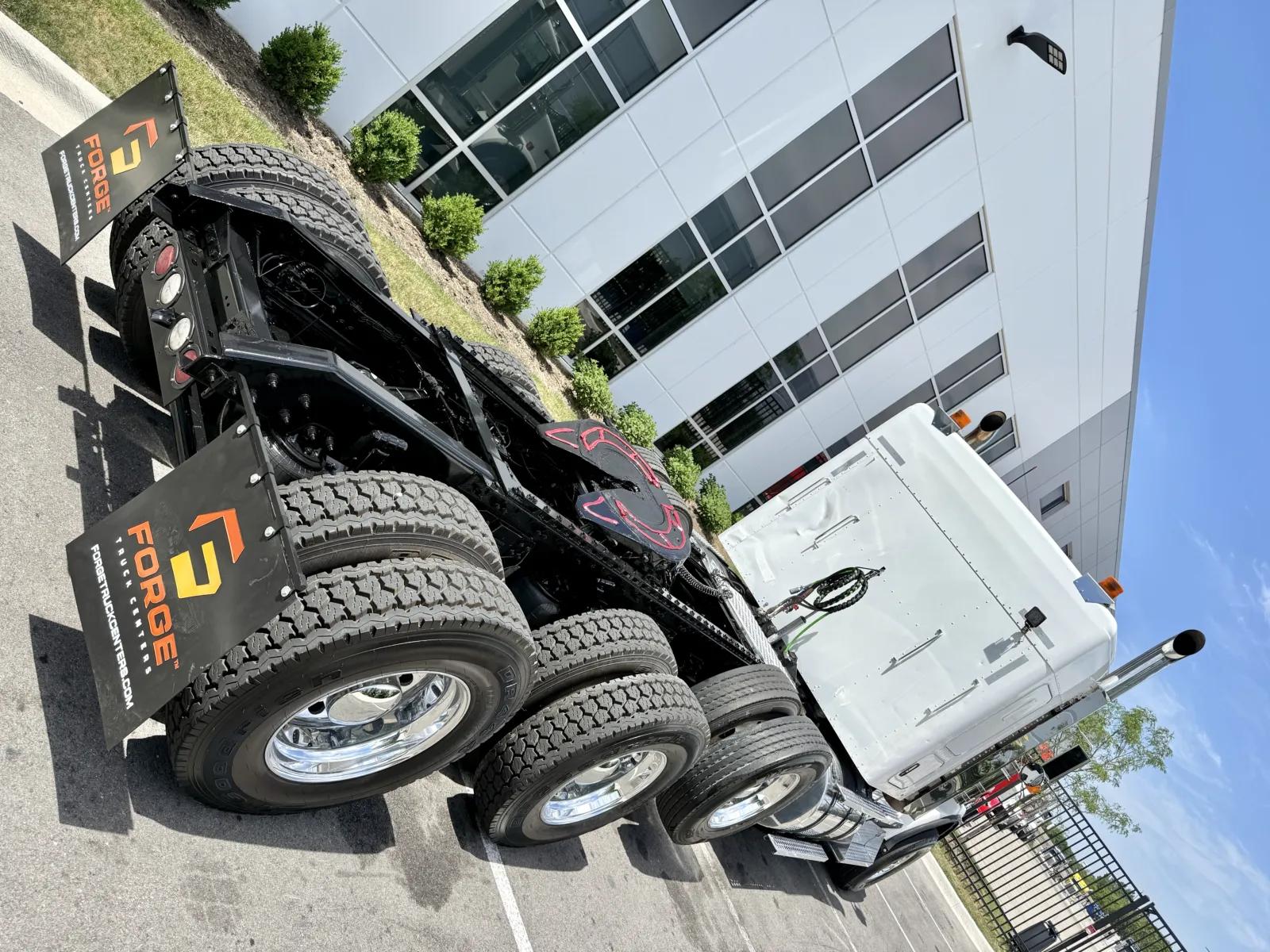 2016 Kenworth T800 in New Lenox, IL — photo 11