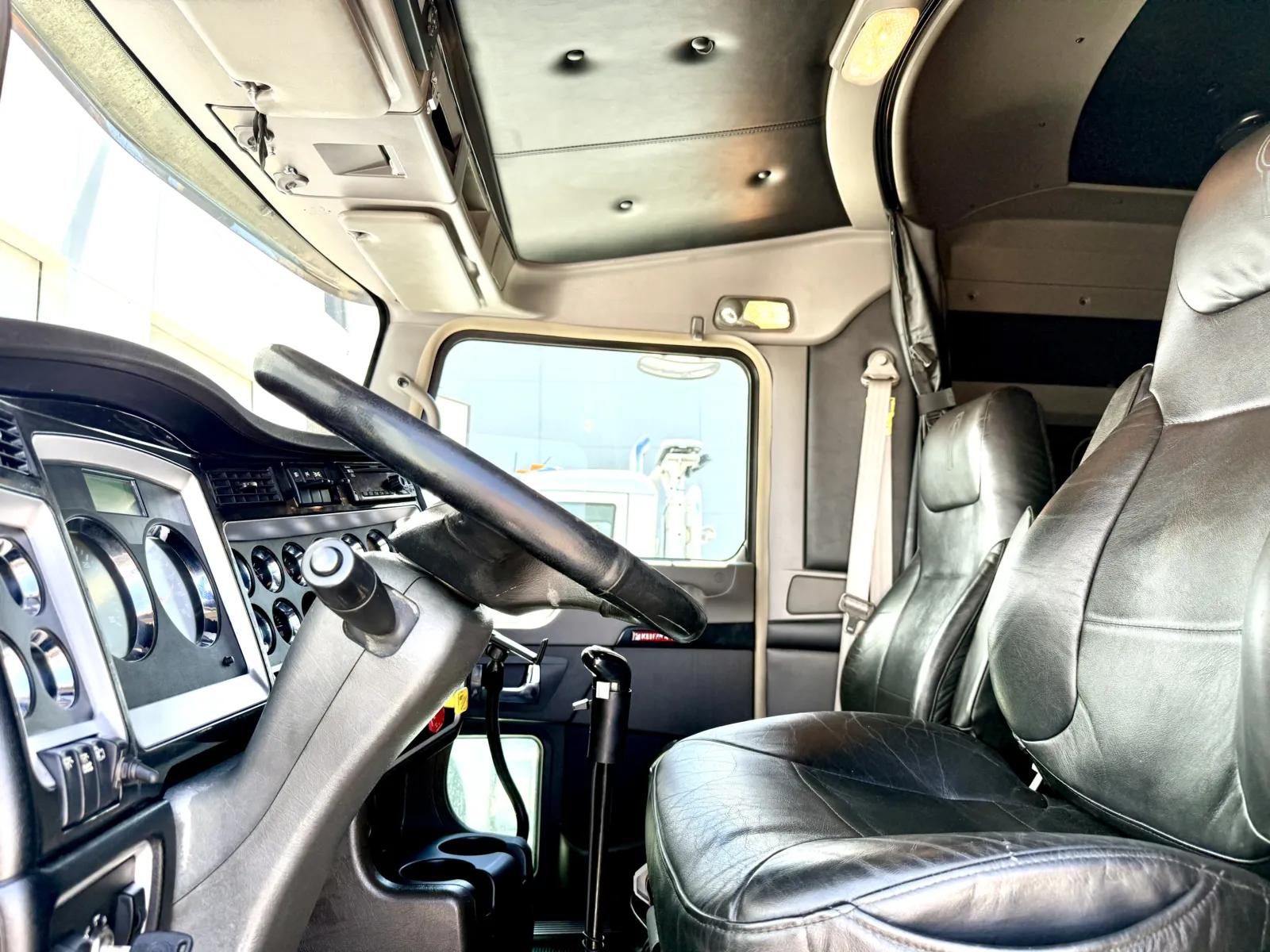 2016 Kenworth T800 in New Lenox, IL — photo 14