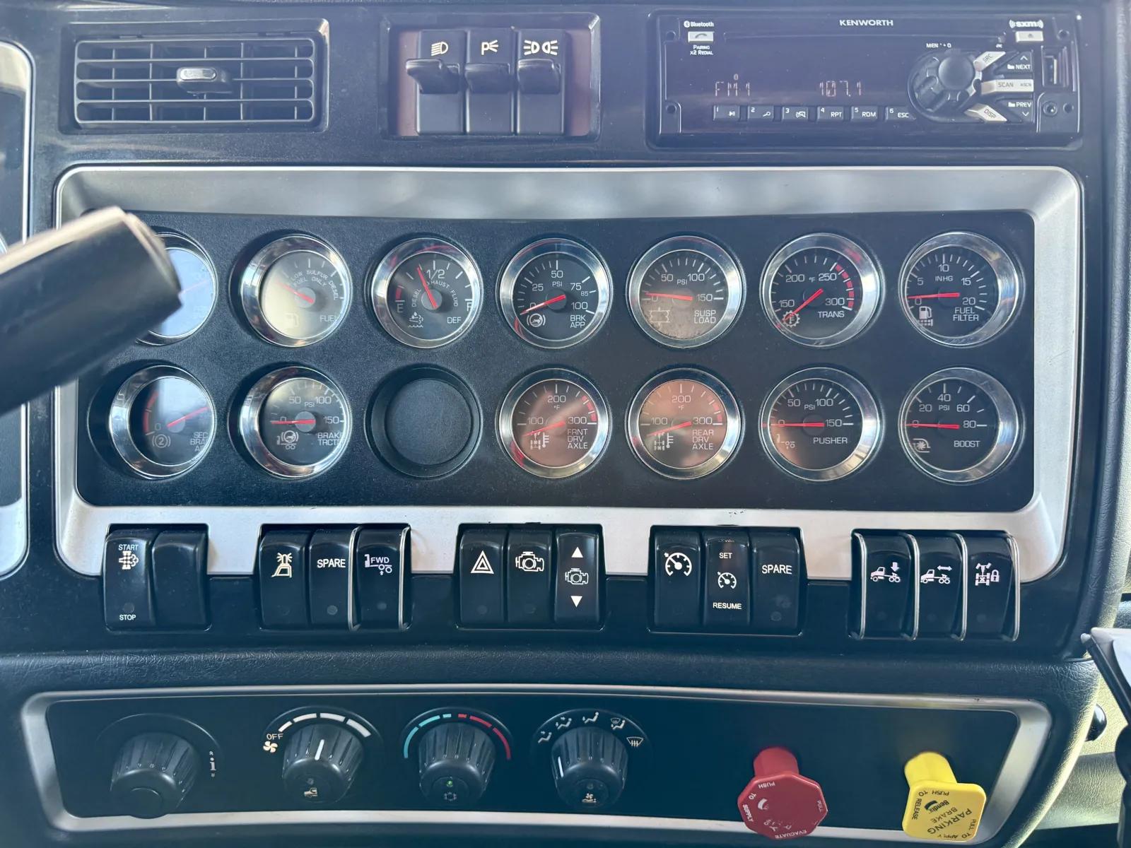 2016 Kenworth T800 in New Lenox, IL — photo 18
