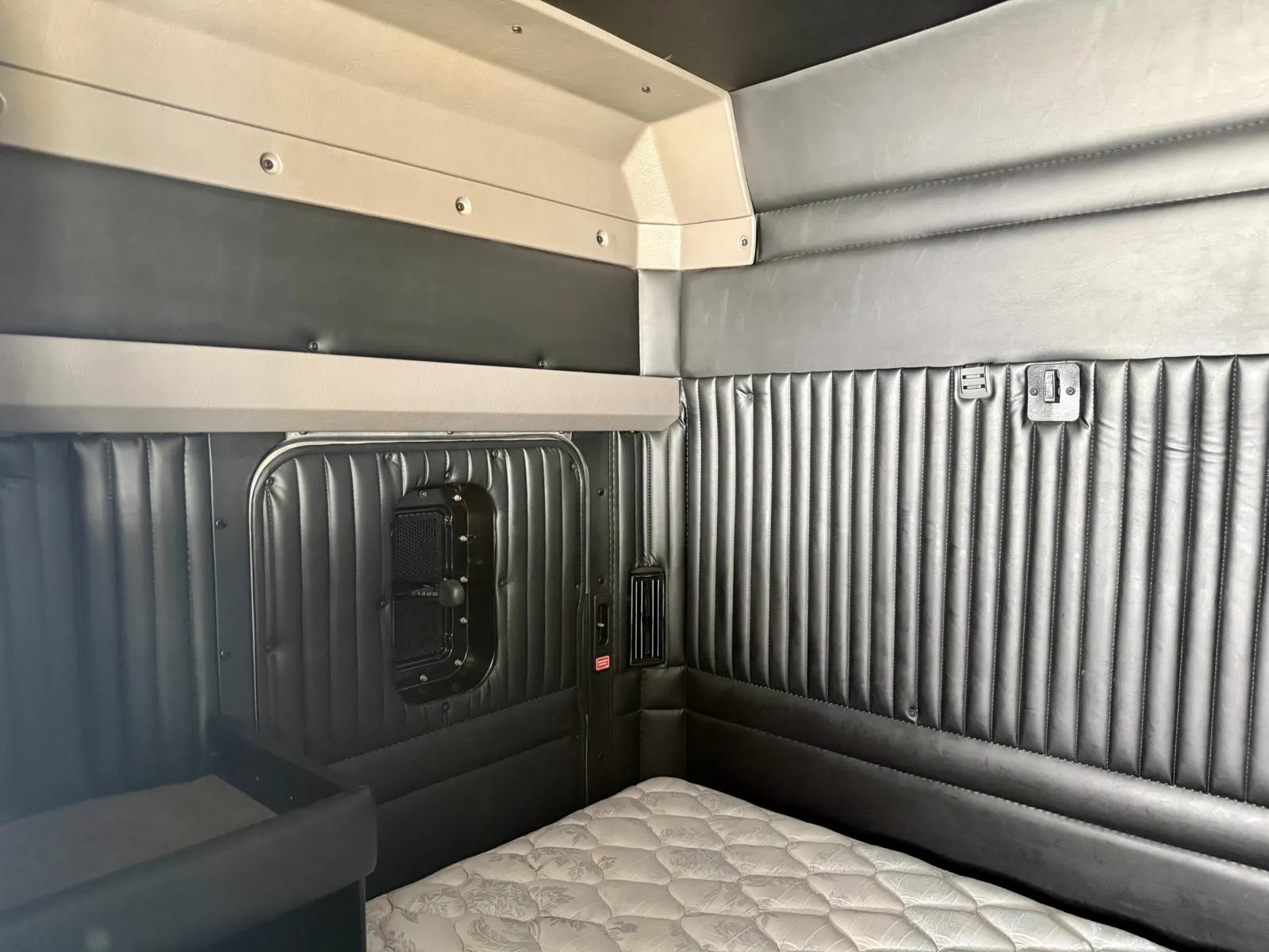 2016 Kenworth T800 in New Lenox, IL — photo 22