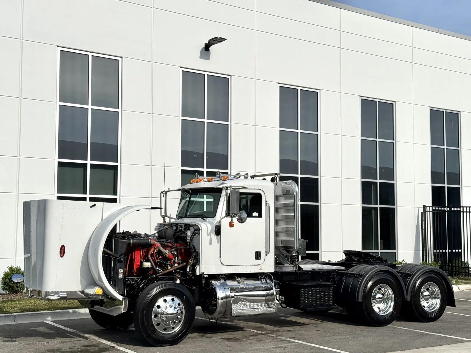 2005 Peterbilt 379 in New Lenox, IL — photo 10