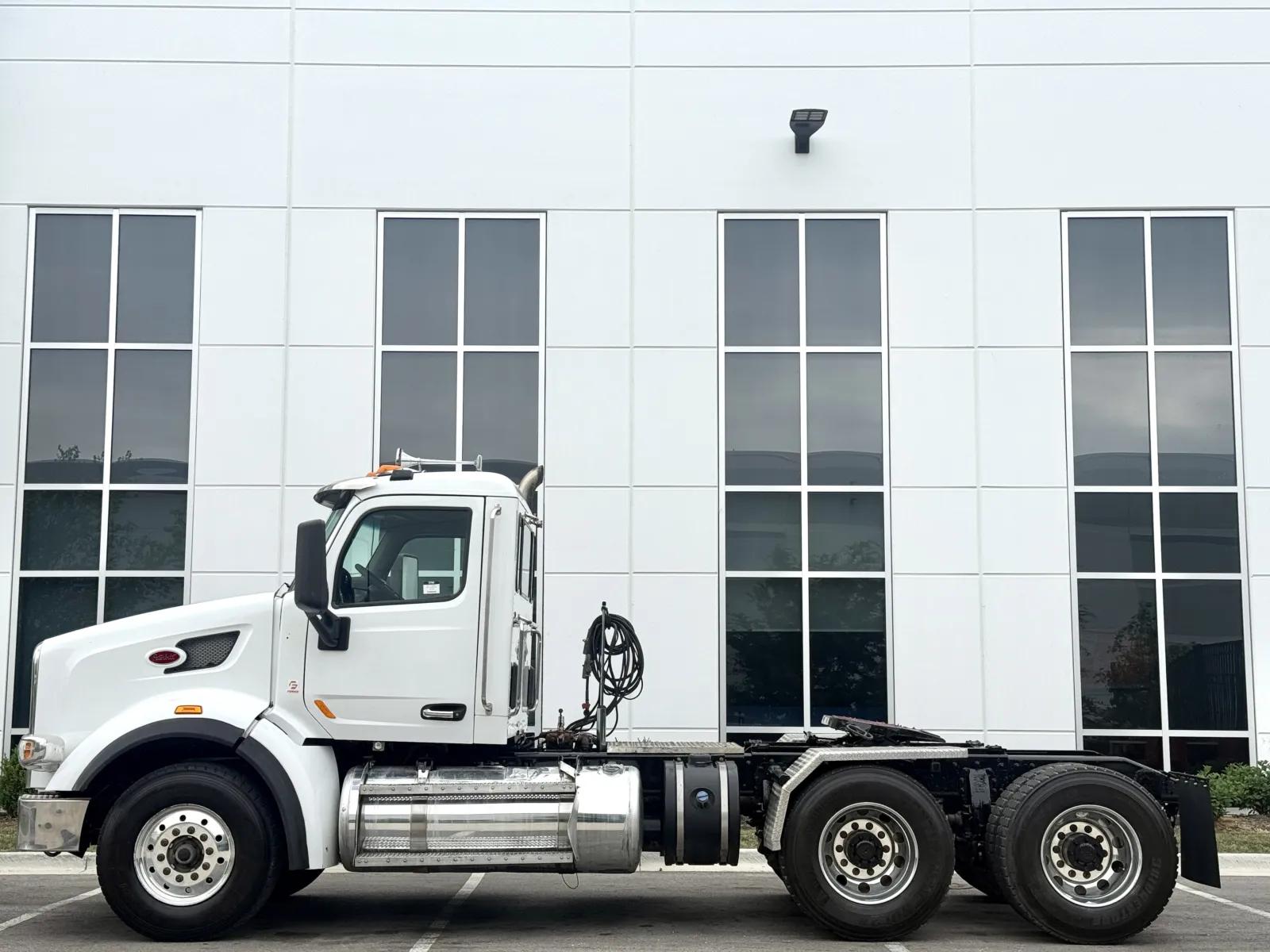 2017 Peterbilt 567 in New Lenox, IL — photo 4