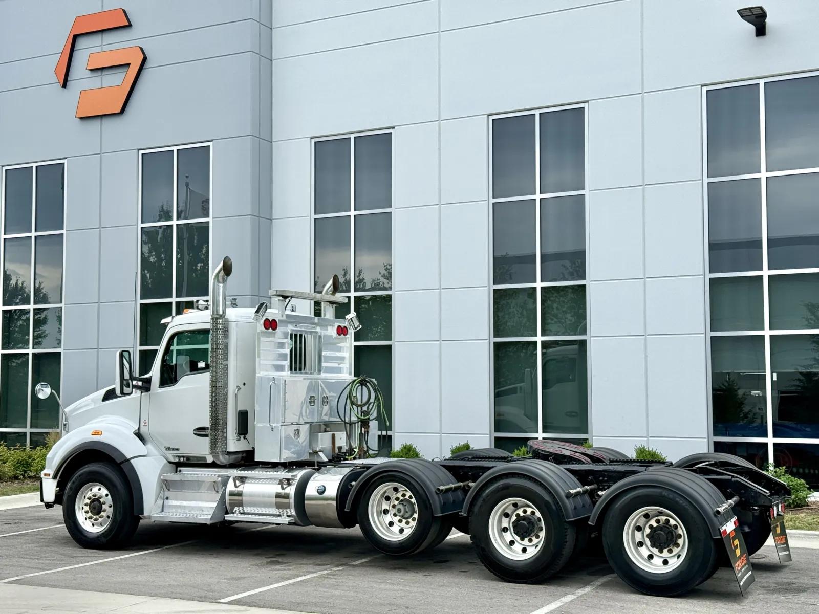 2016 Kenworth T880 in New Lenox, IL — photo 6