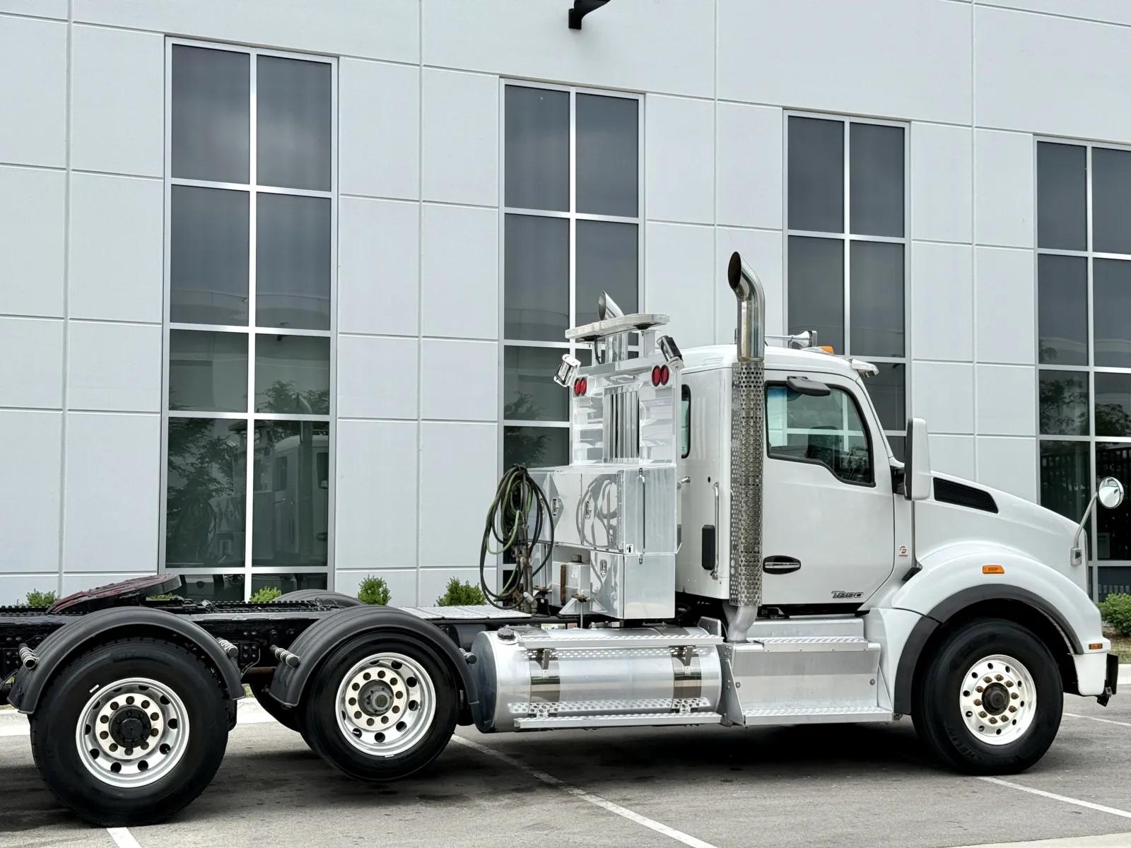 2016 Kenworth T880 in New Lenox, IL — photo 7