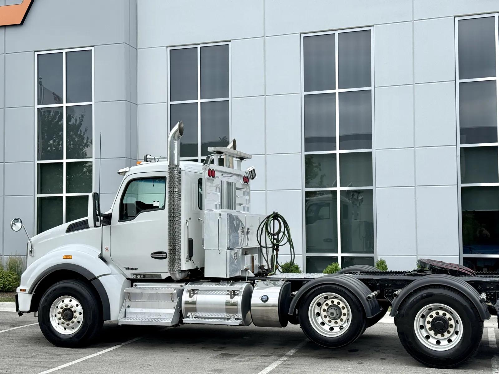 2016 Kenworth T880 in New Lenox, IL — photo 8
